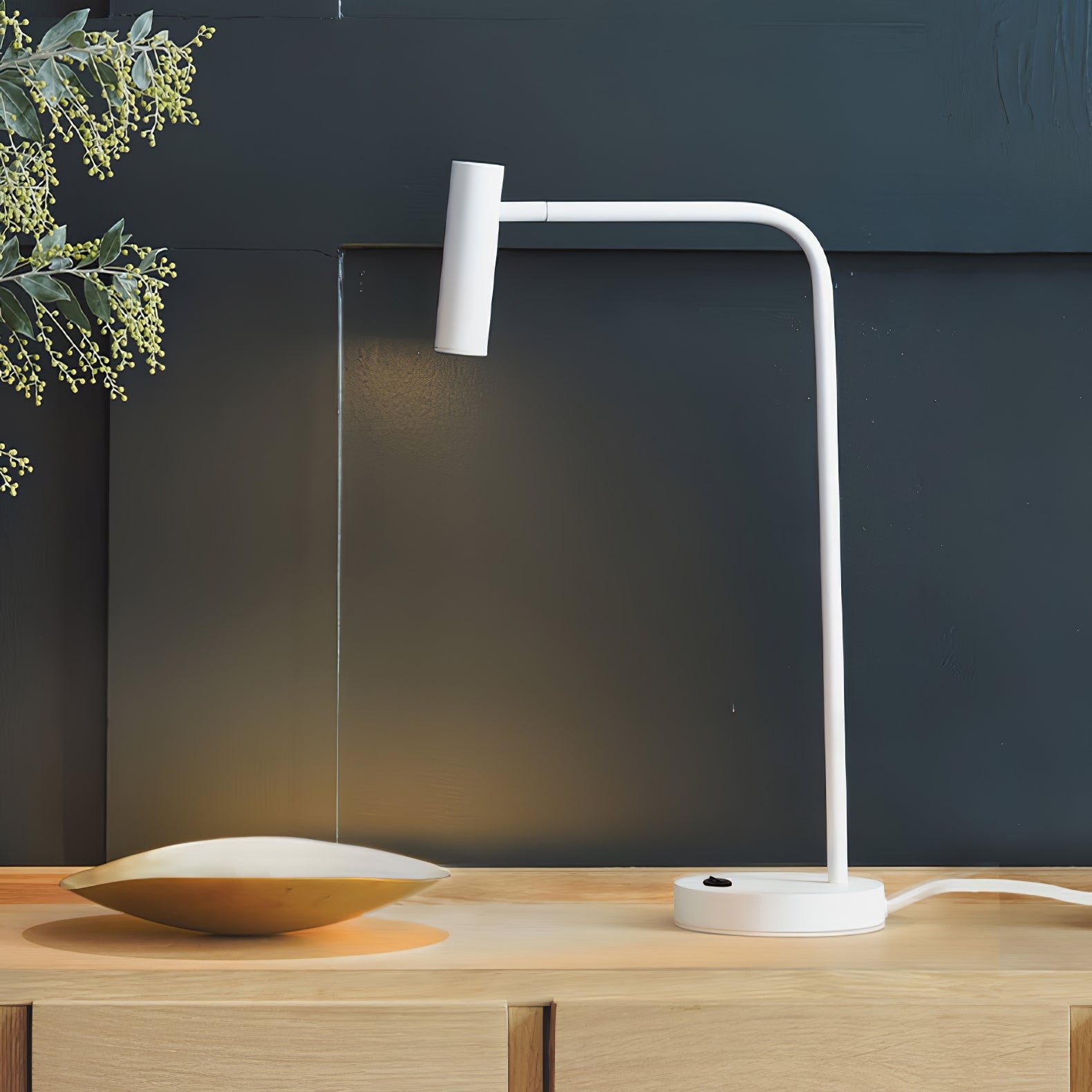 Skinny Table Lamp - Blowlighting