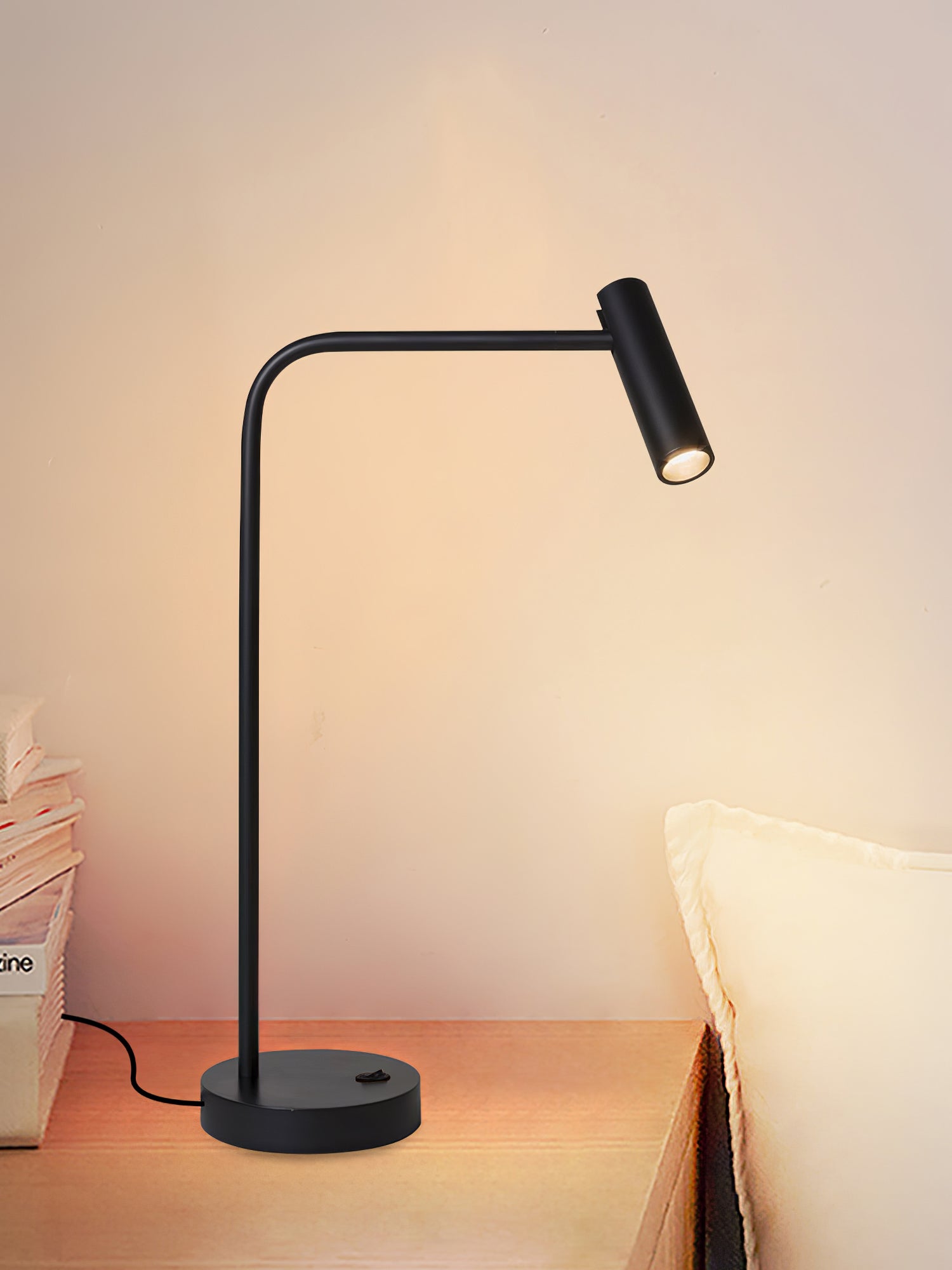 Skinny Table Lamp - Blowlighting