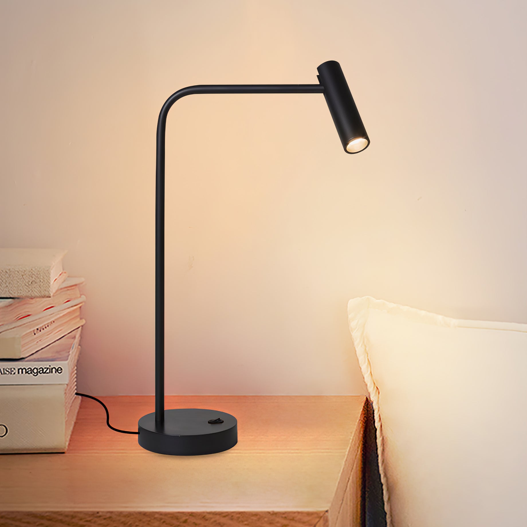 Skinny Table Lamp - Blowlighting