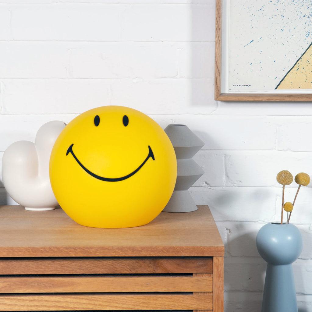 Smiling Rechargeable Table Lamp - Blowlighting