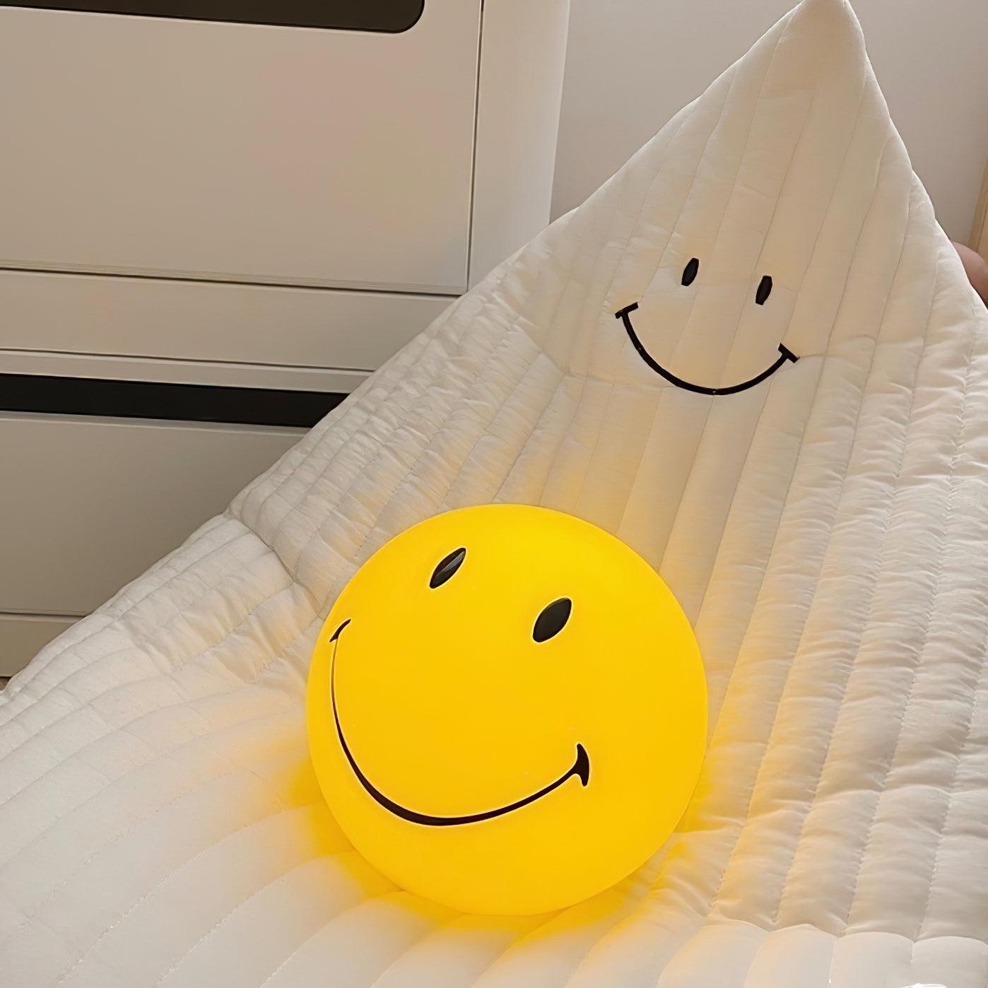 Smiling Rechargeable Table Lamp - Blowlighting