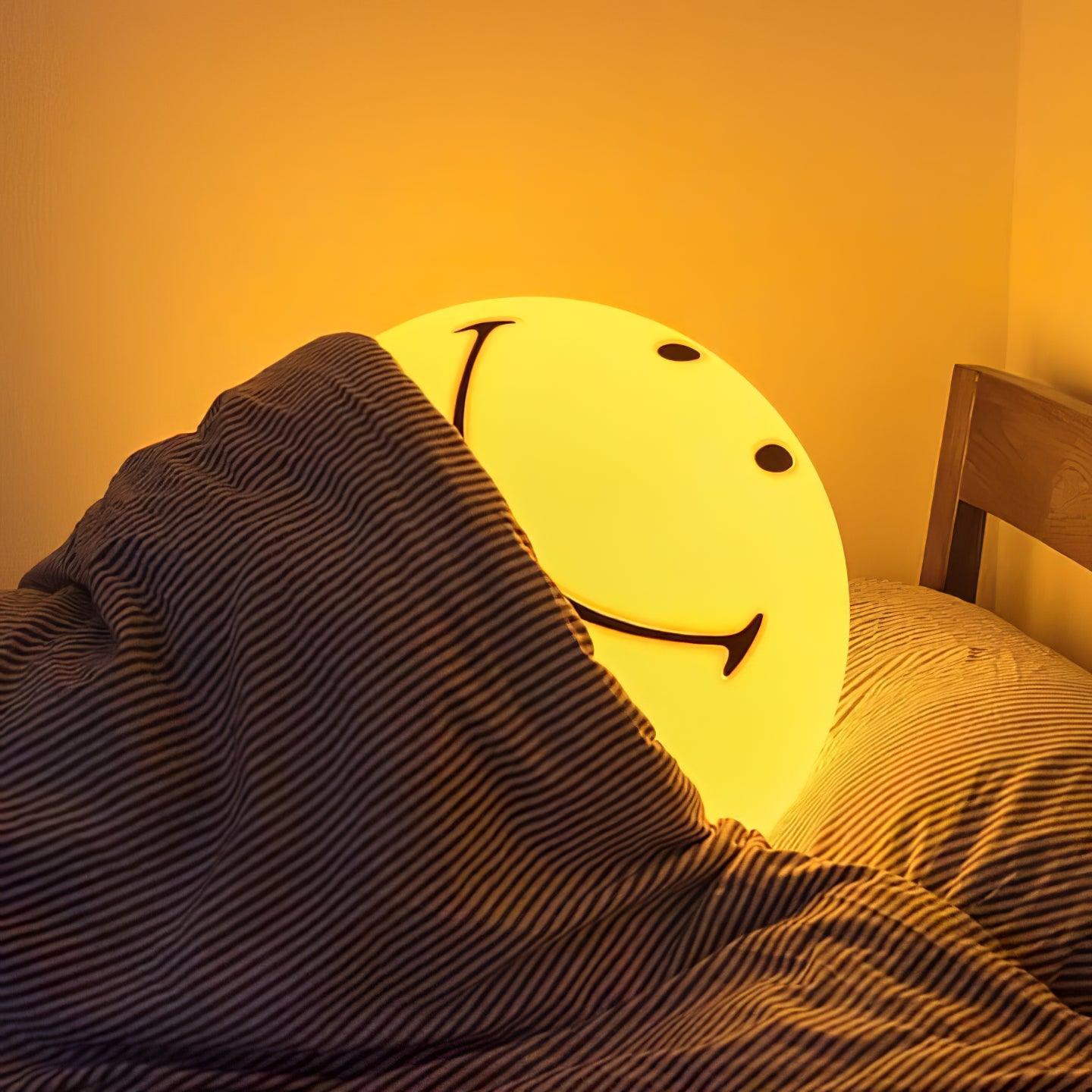 Smiling Rechargeable Table Lamp - Blowlighting