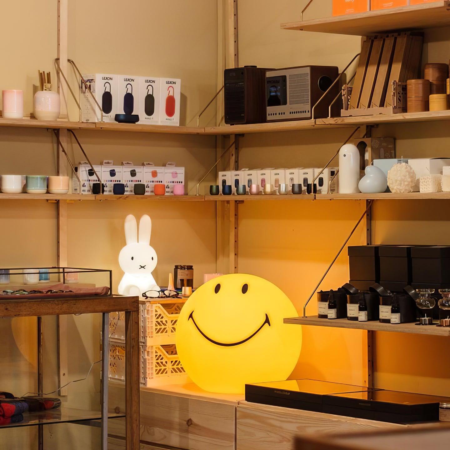 Smiling Rechargeable Table Lamp - Blowlighting