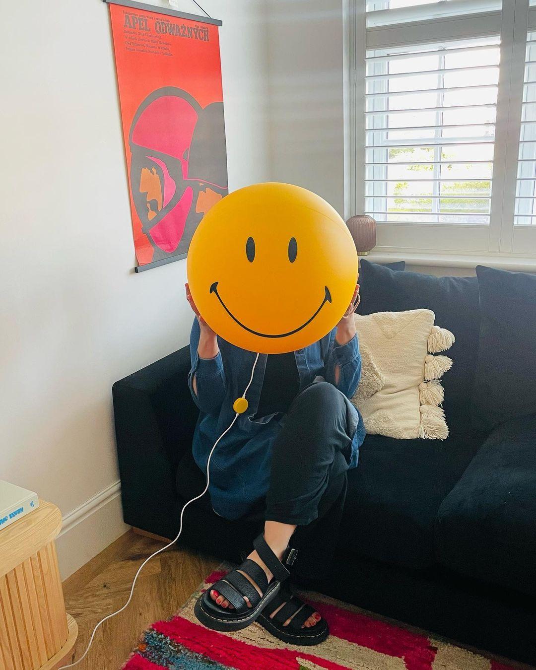 Smiling Rechargeable Table Lamp - Blowlighting