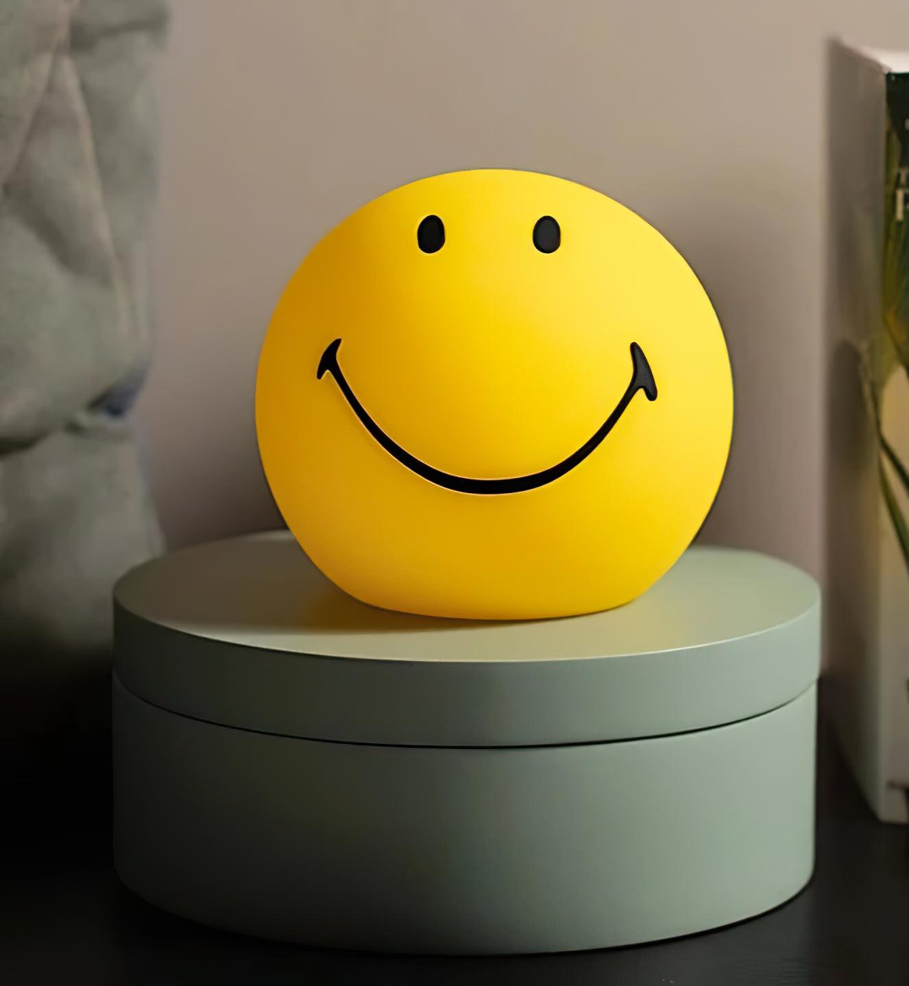 Smiling Rechargeable Table Lamp - Blowlighting