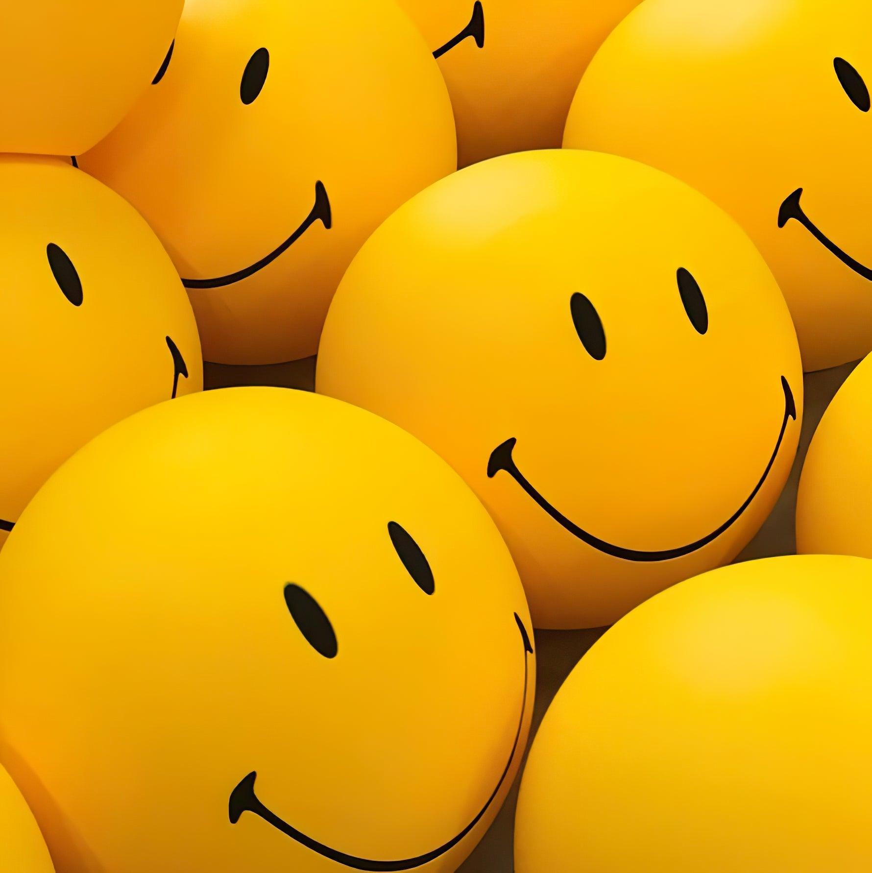 Smiling Rechargeable Table Lamp - Blowlighting