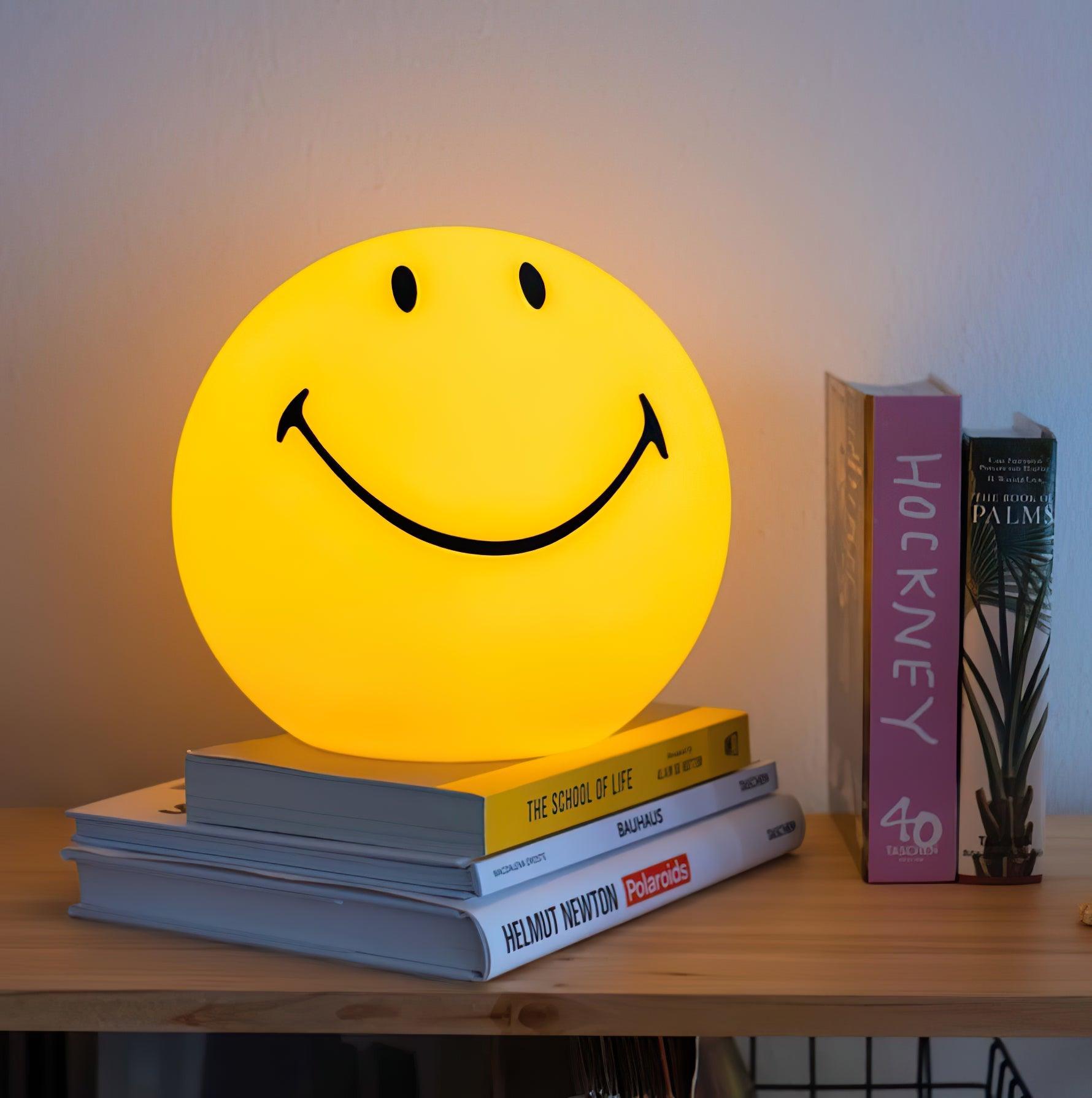 Smiling Rechargeable Table Lamp - Blowlighting