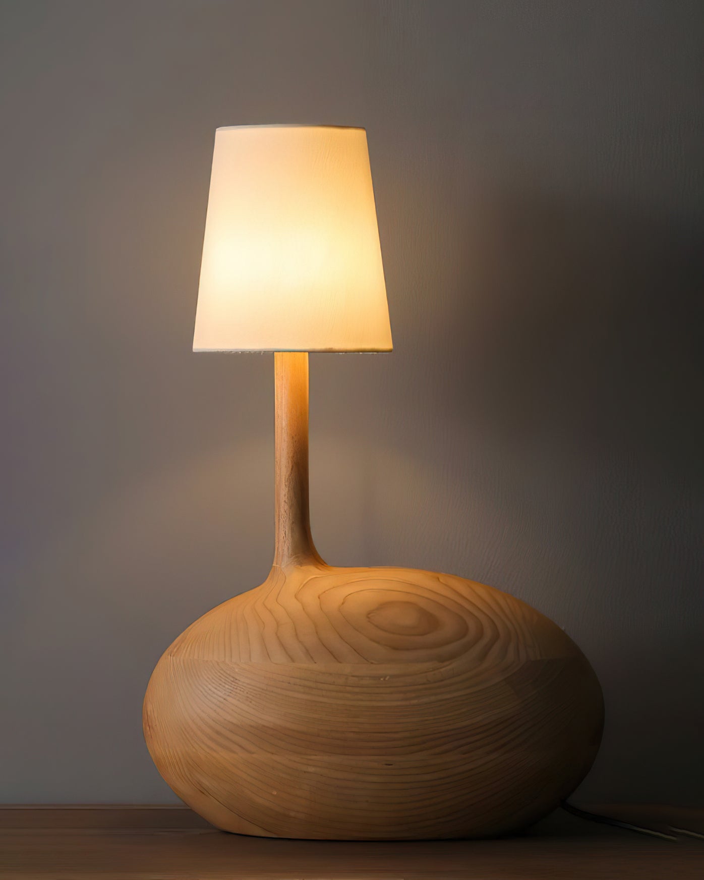 Snail Table Lamp - Blowlighting