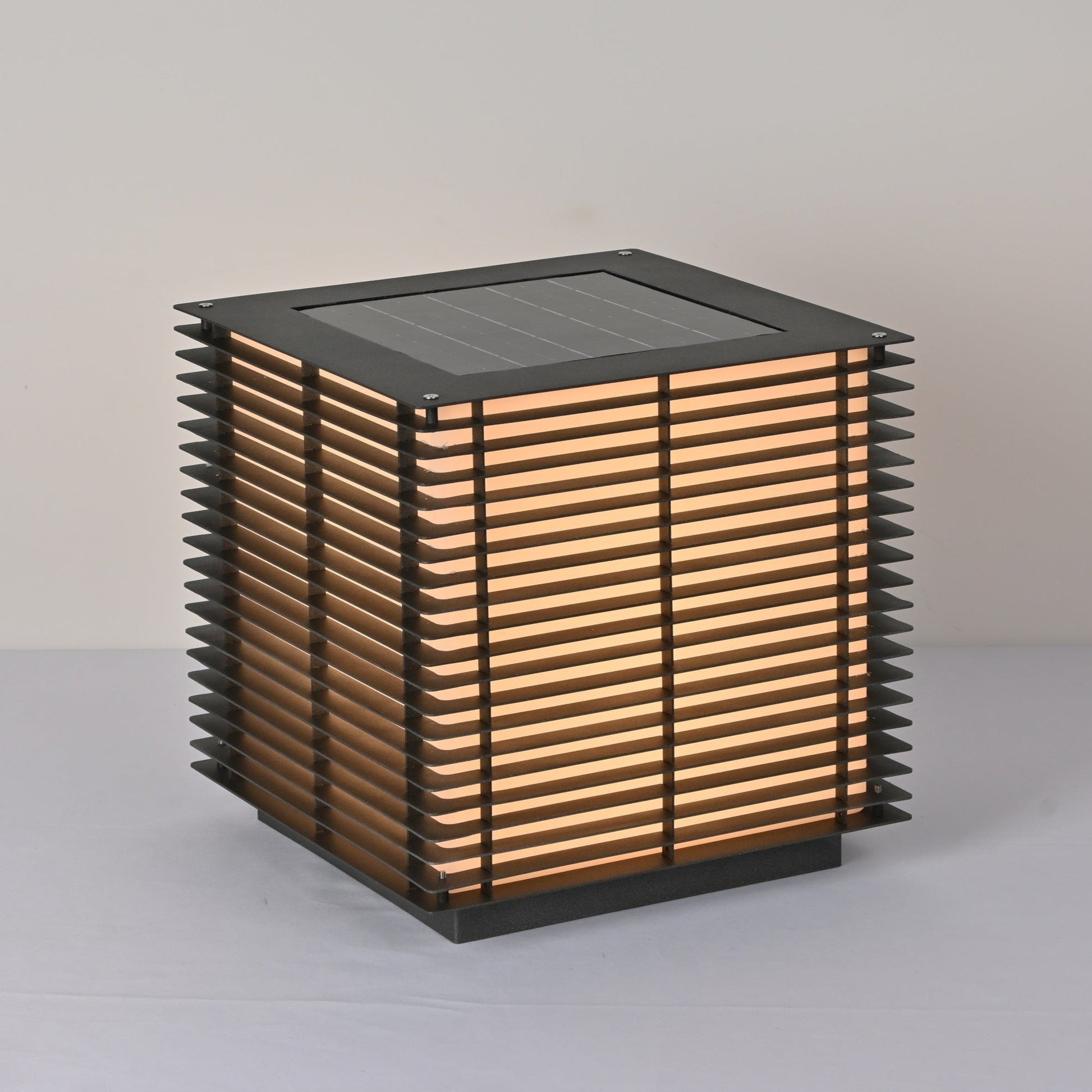 Solar Grid Outdoor Light - Blowlighting