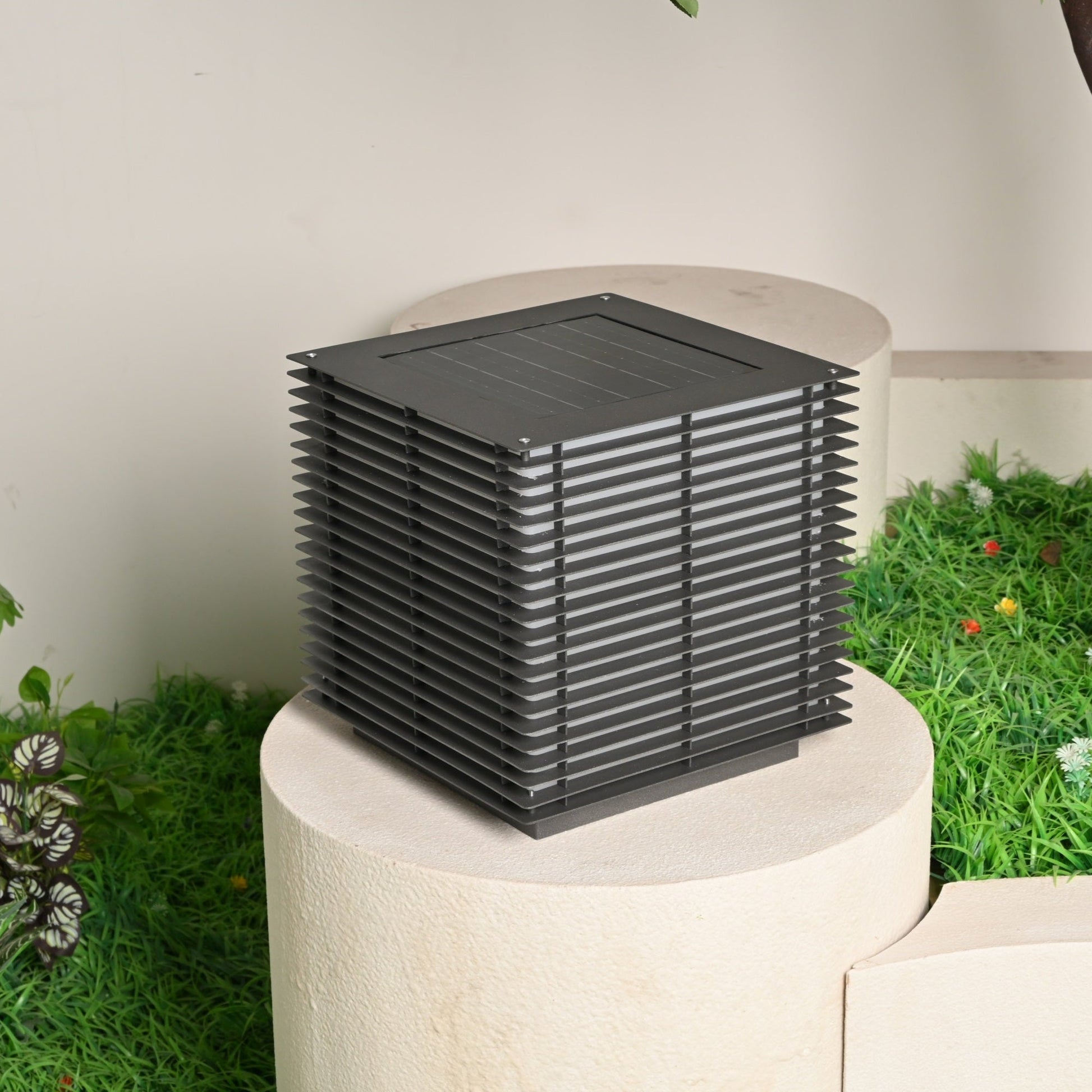Solar Grid Outdoor Light - Blowlighting