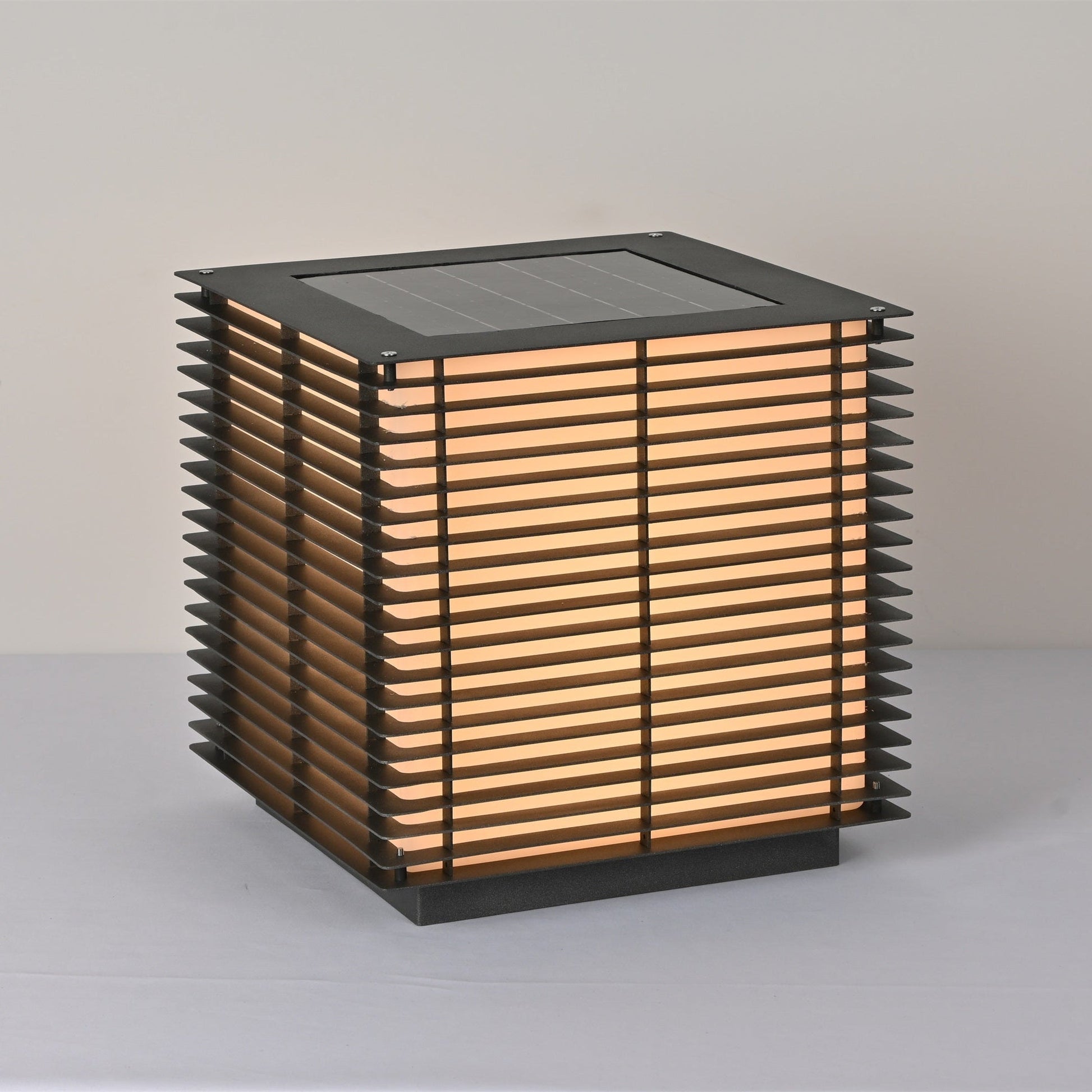 Solar Grid Outdoor Light - Blowlighting