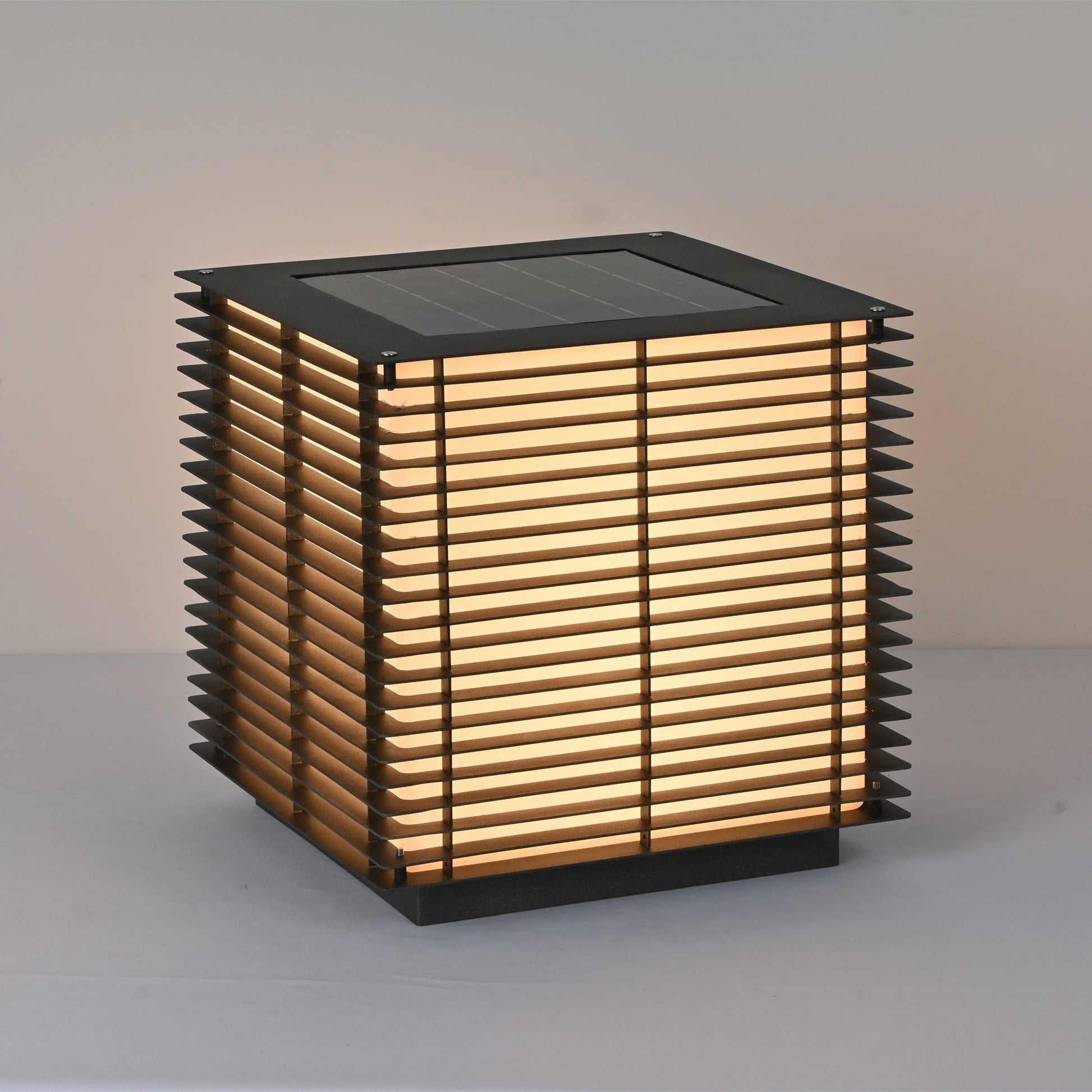 Solar Grid Outdoor Light - Blowlighting