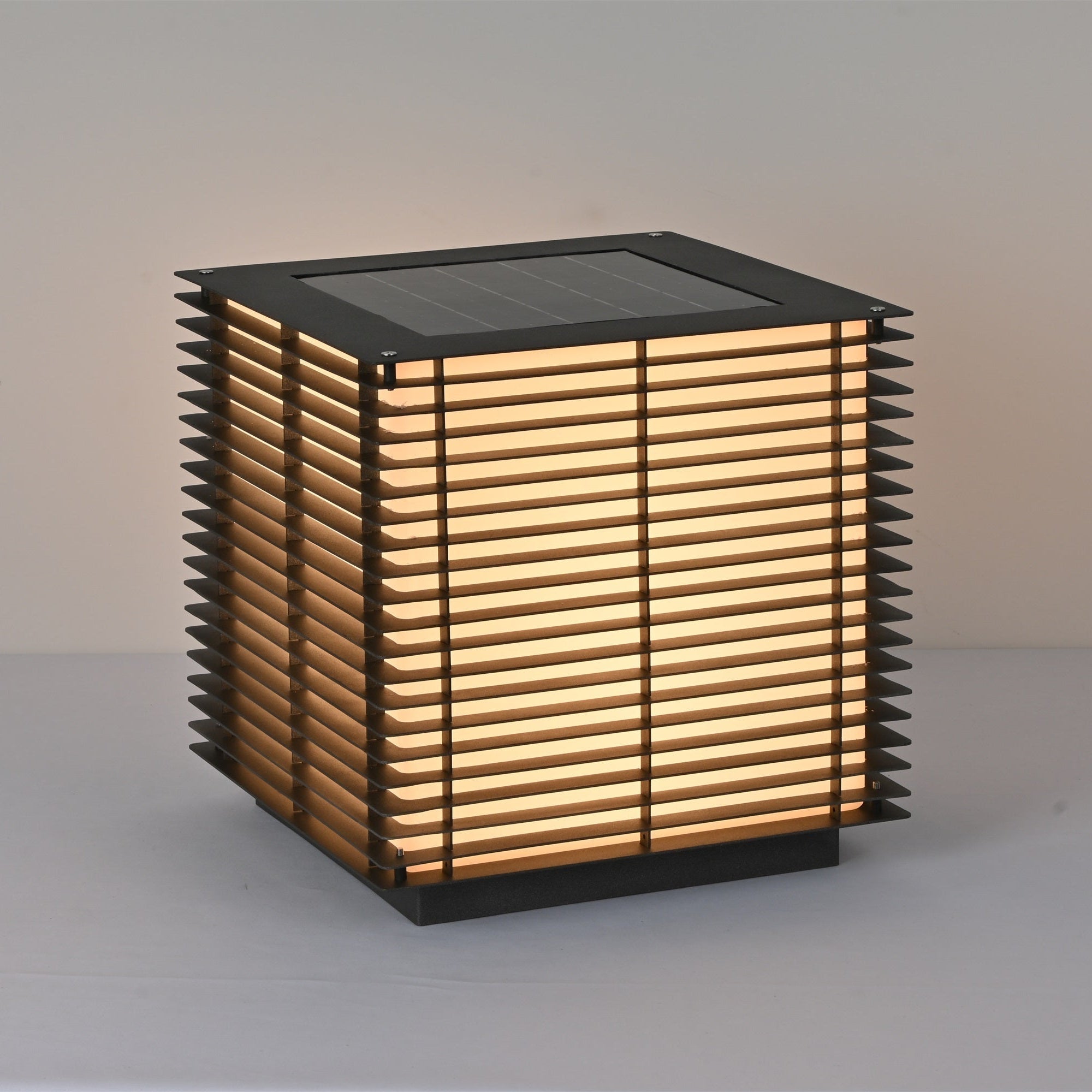 Solar Grid Outdoor Light - Blowlighting