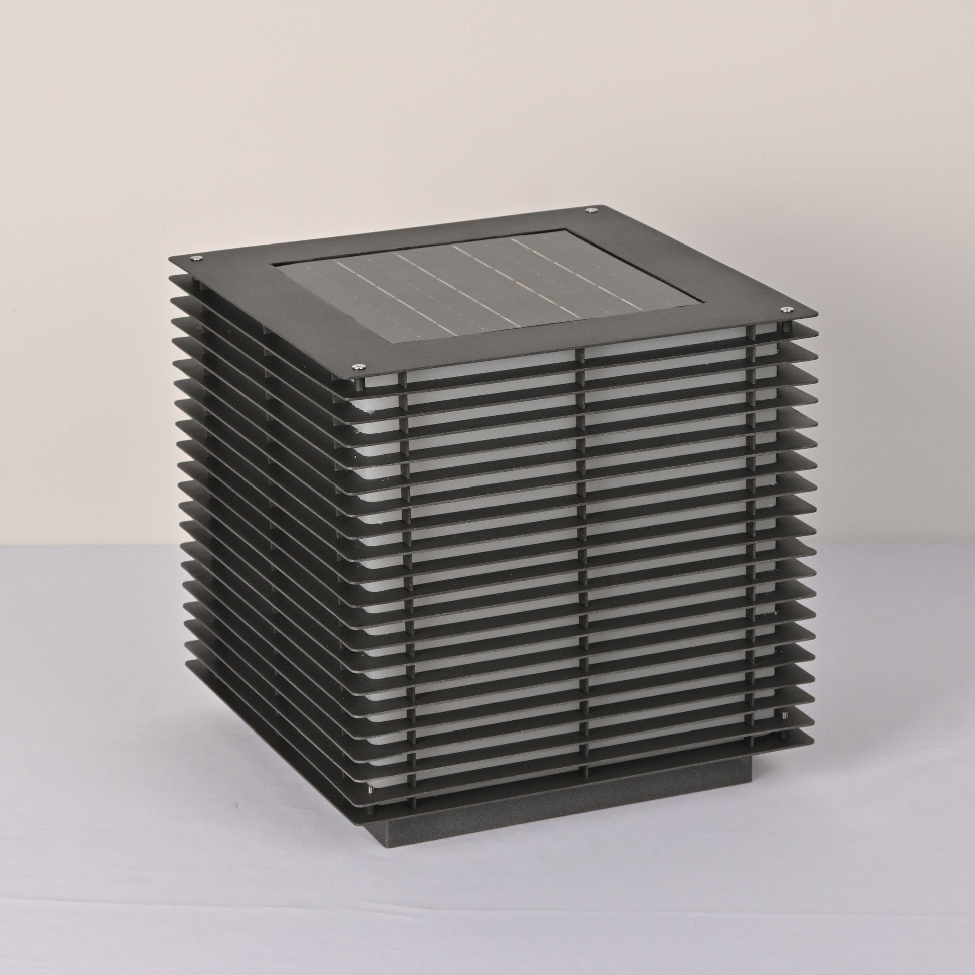 Solar Grid Outdoor Light - Blowlighting