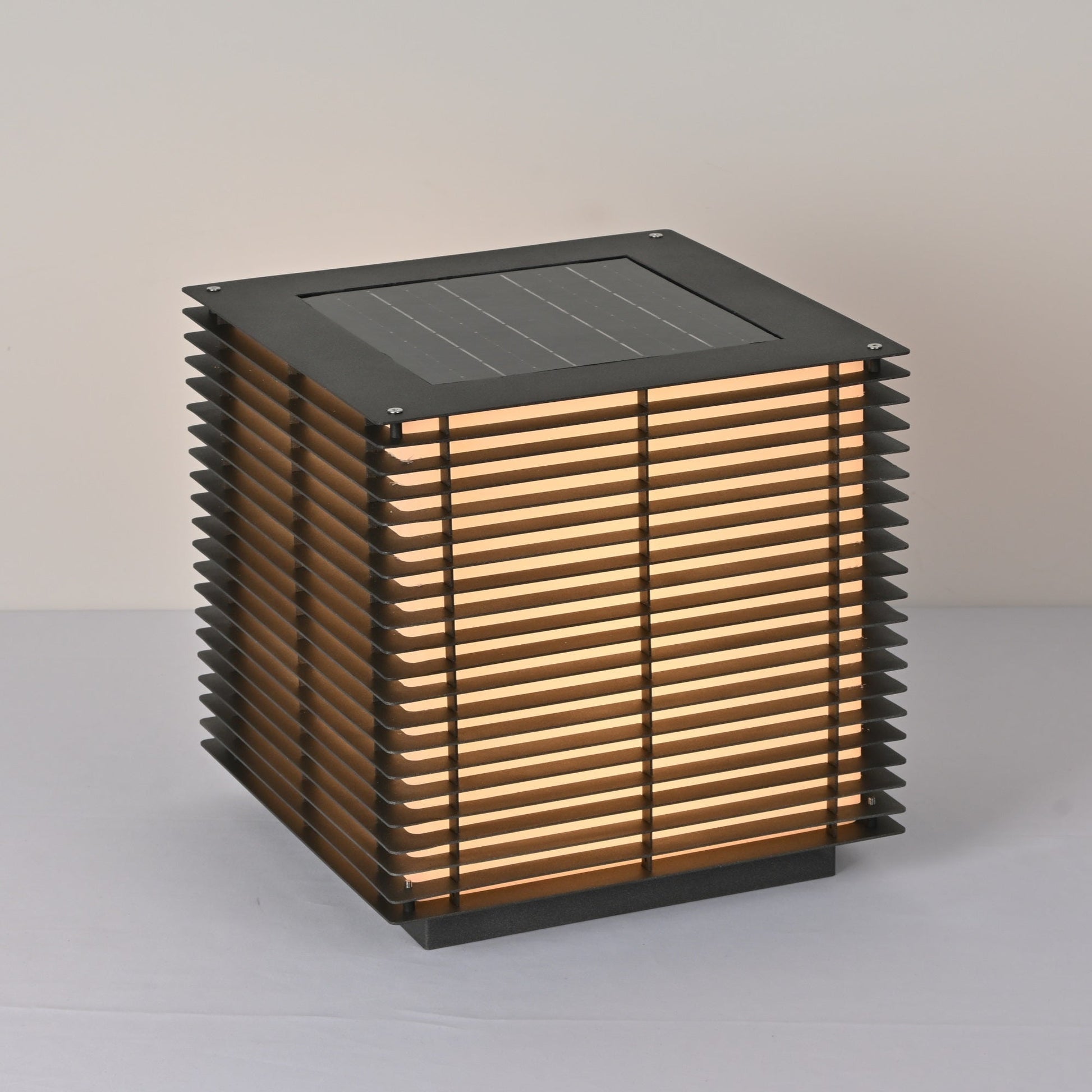 Solar Grid Outdoor Light - Blowlighting