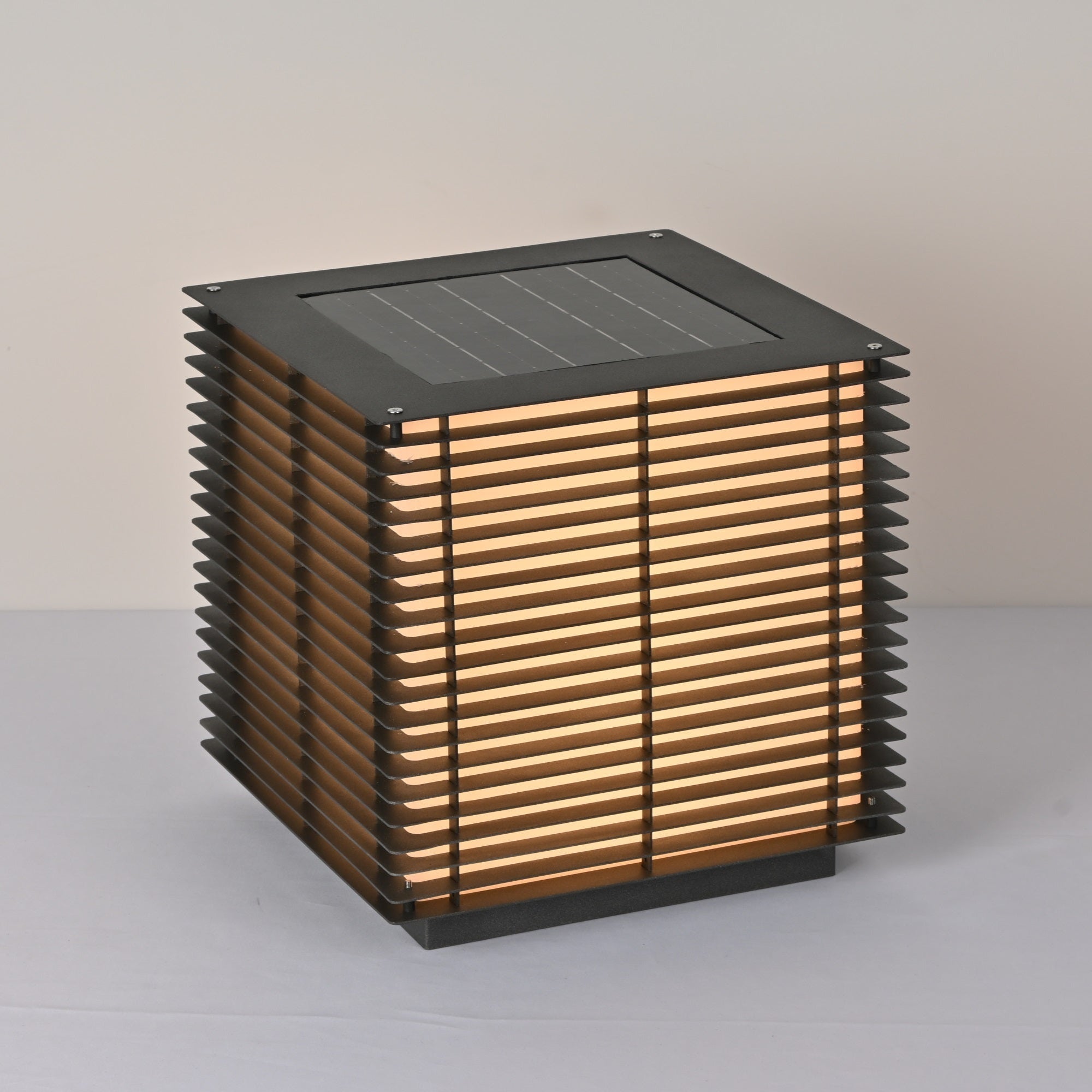 Solar Grid Outdoor Light - Blowlighting