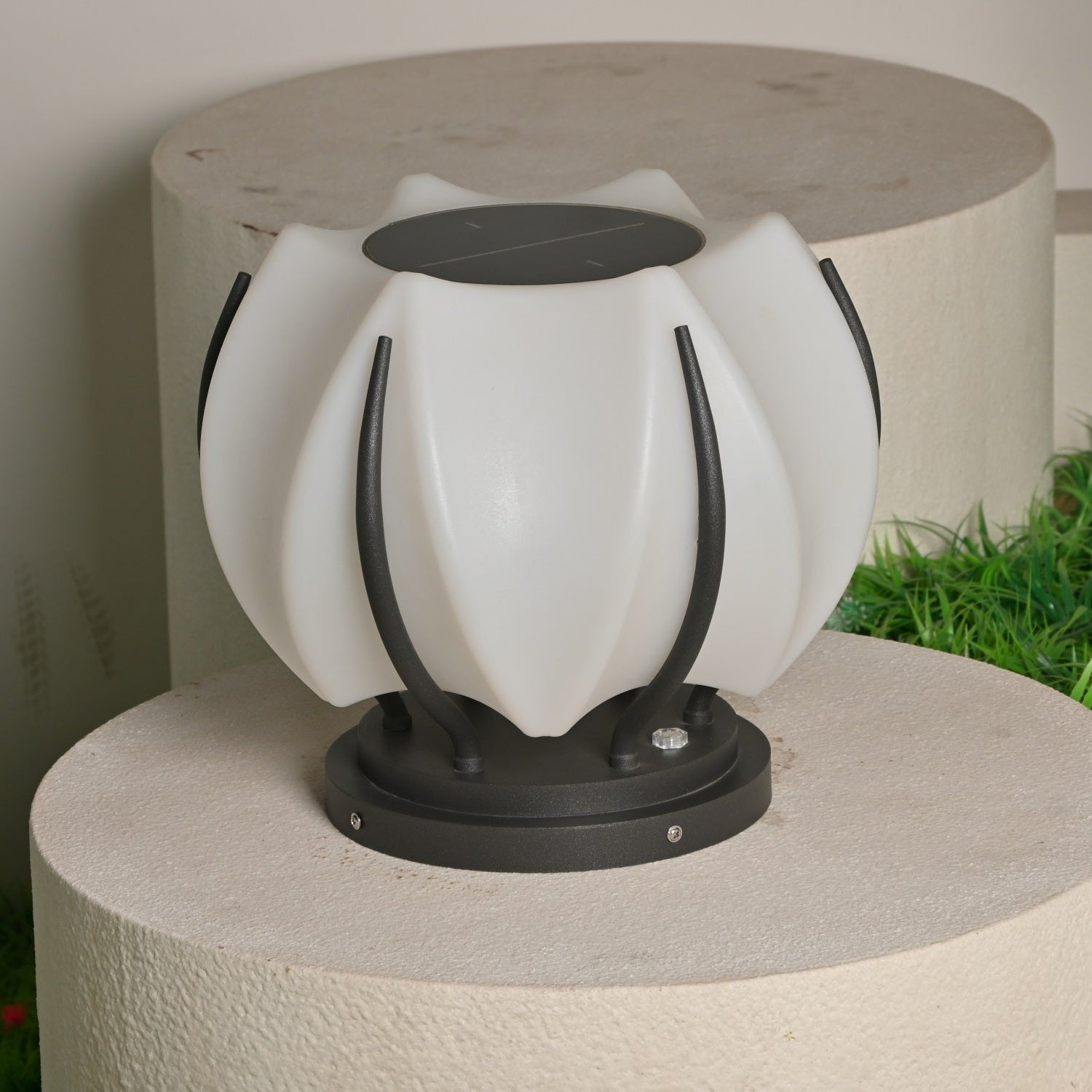Solflora Bloom Solar Light - Blowlighting