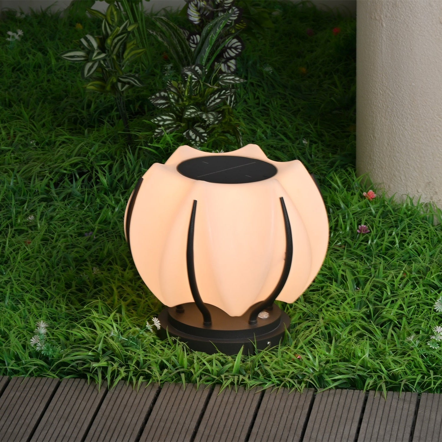 Solflora Bloom Solar Light - Blowlighting