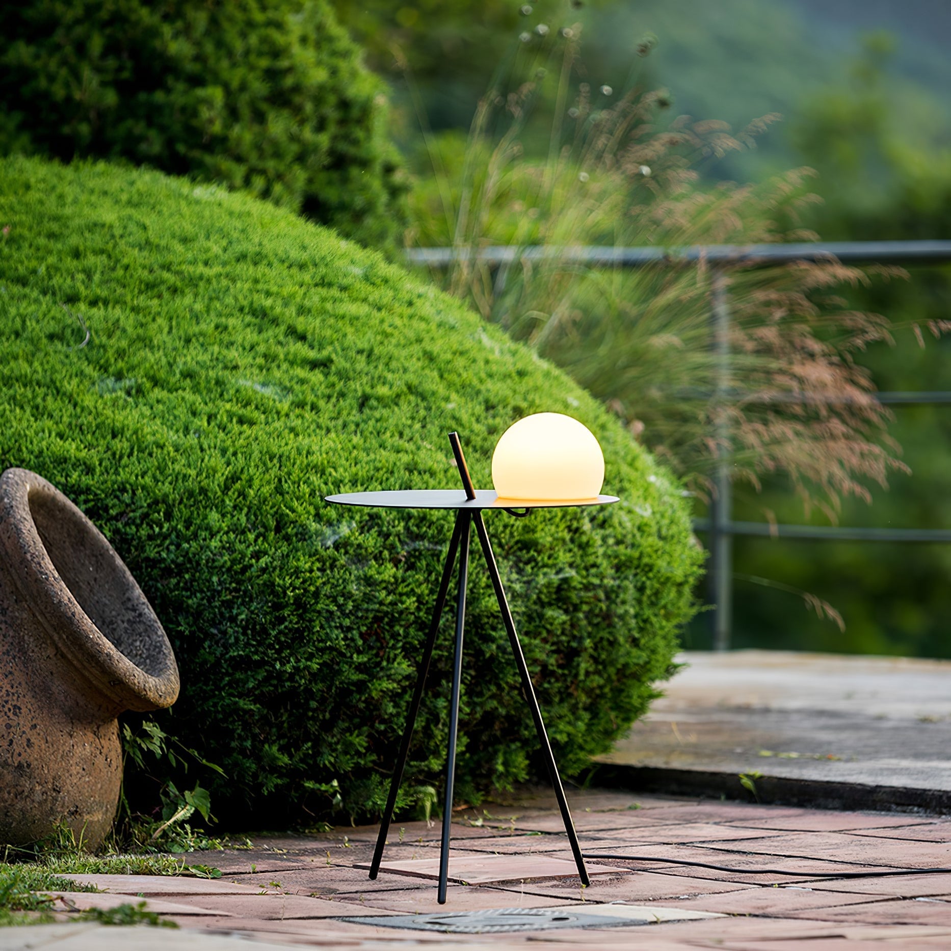 Ray Solar Tripod Outdoor Table Floor Lamp - Blowlighting