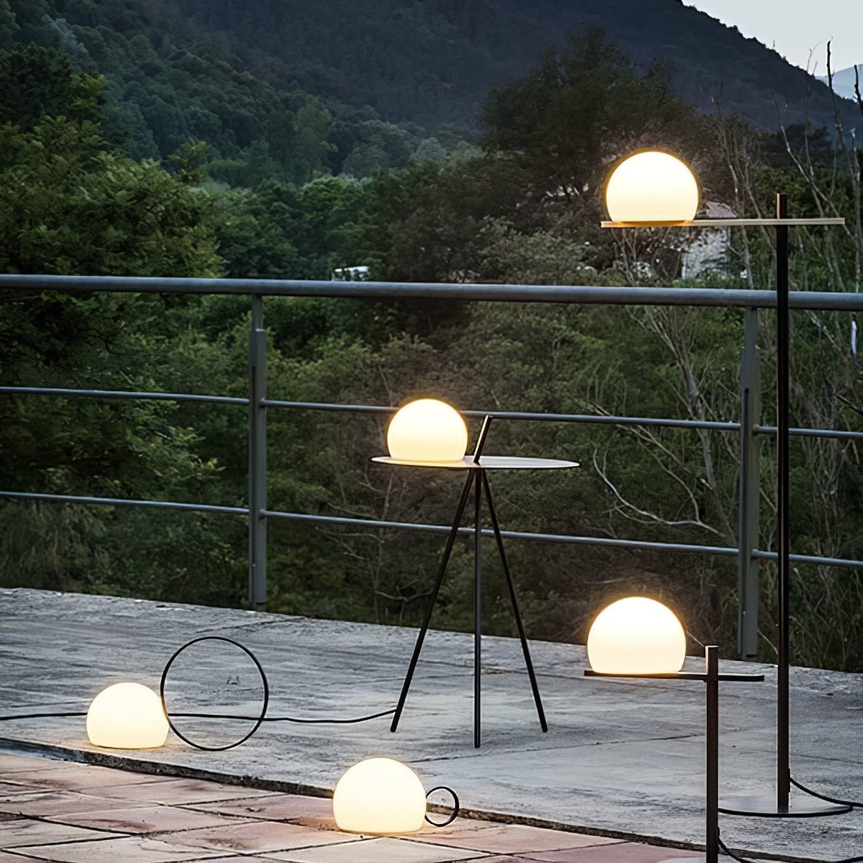 Ray Solar Tripod Outdoor Table Floor Lamp - Blowlighting