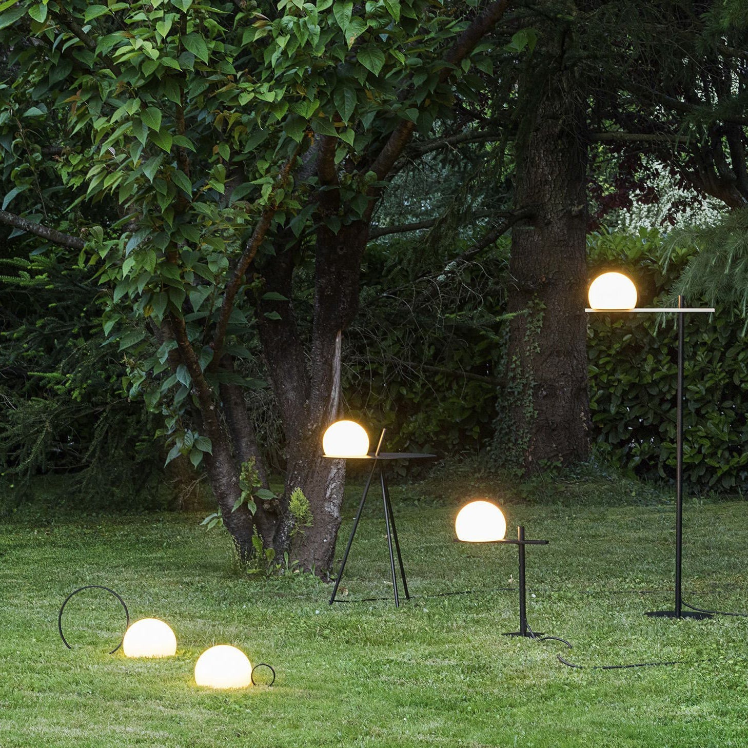 Ray Solar Tripod Outdoor Table Floor Lamp - Blowlighting