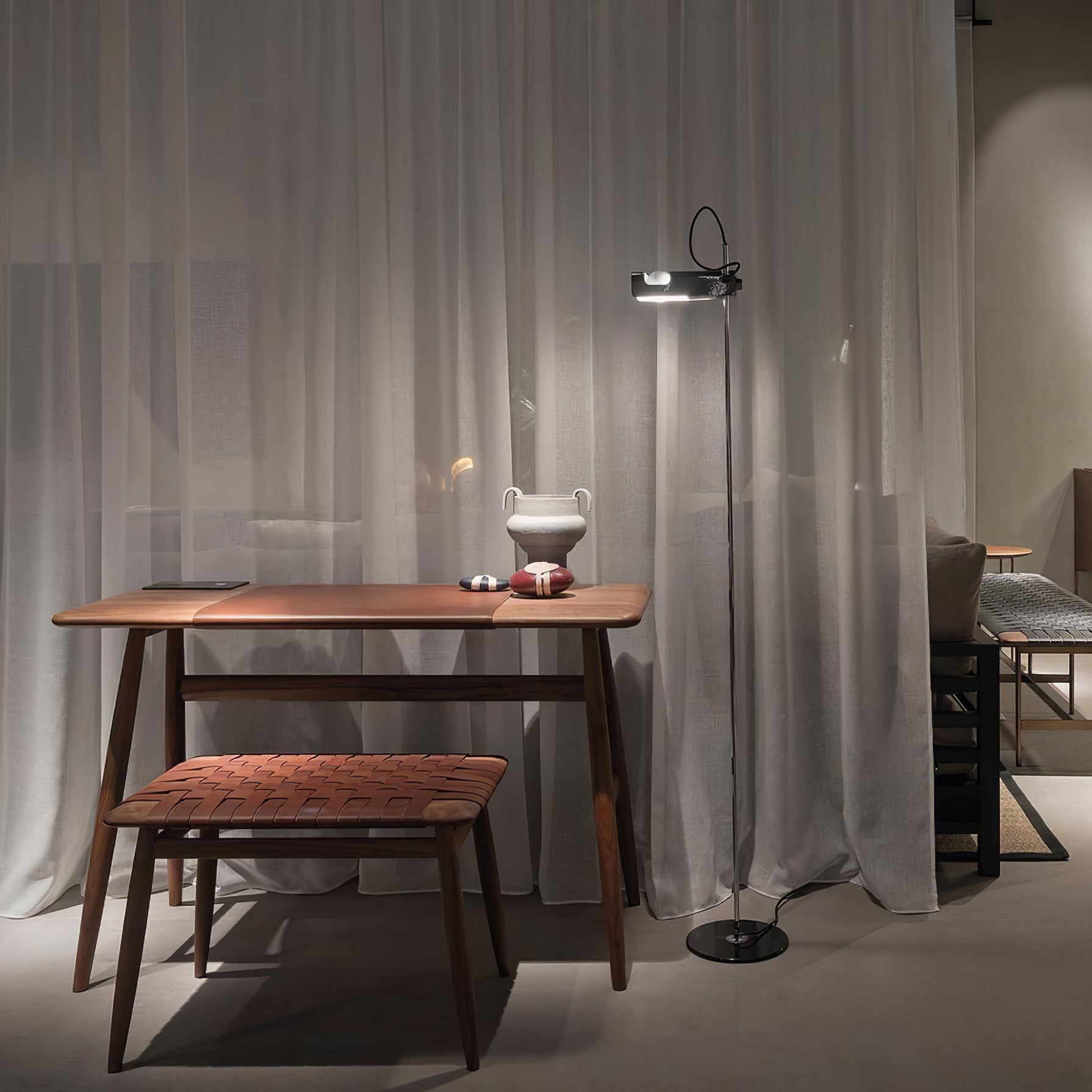Spider Floor Lamp - Blowlighting