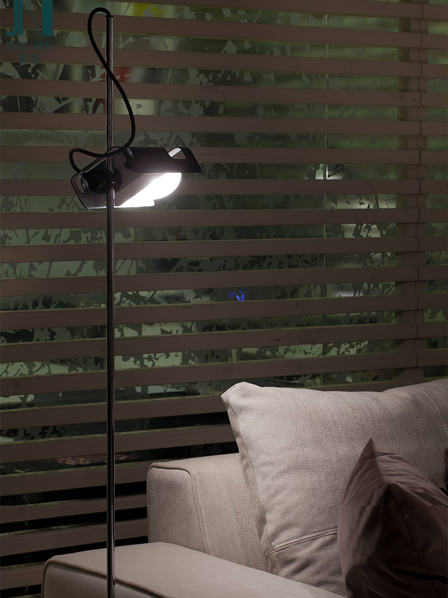 Spider Floor Lamp - Blowlighting