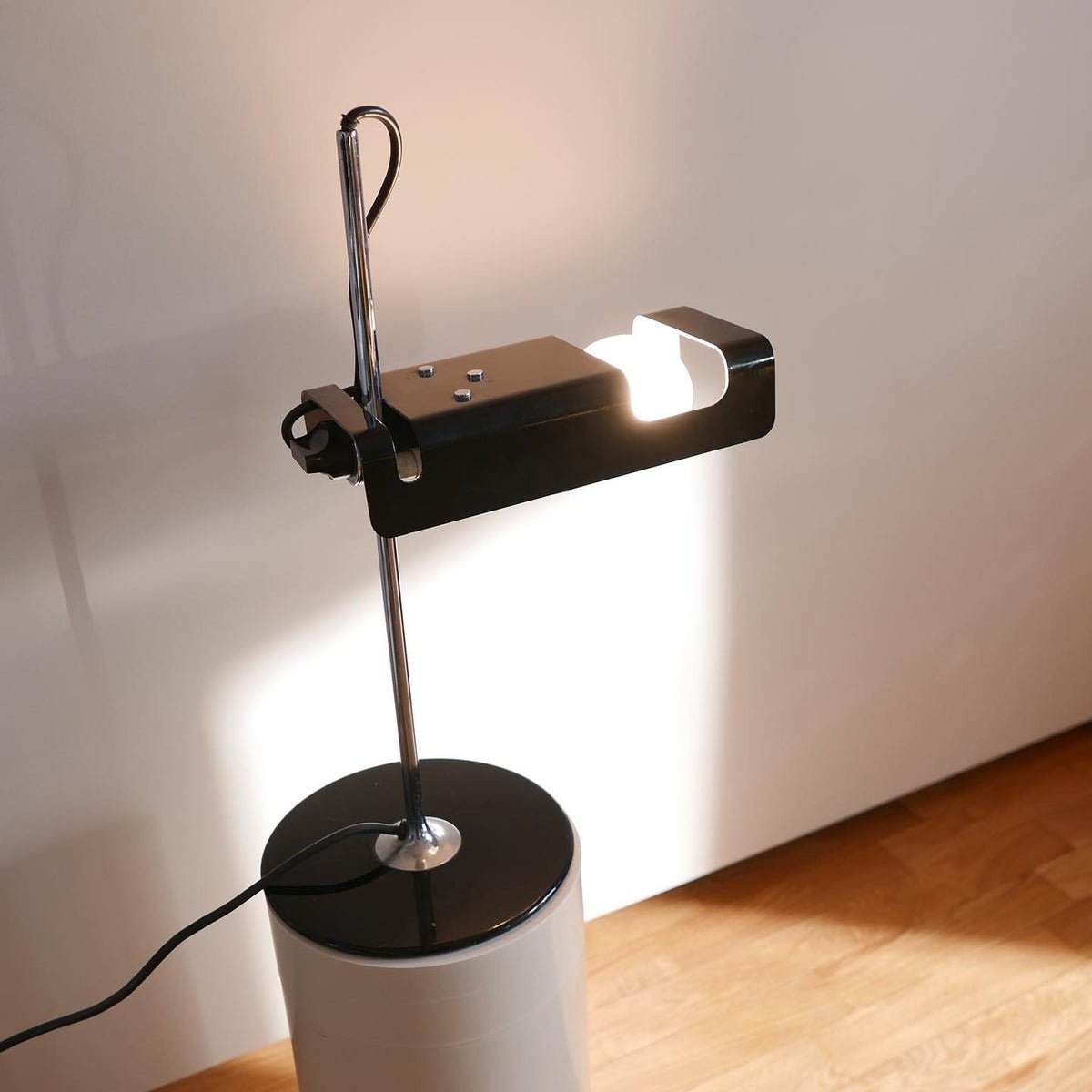 Spider Table Lamp - Blowlighting