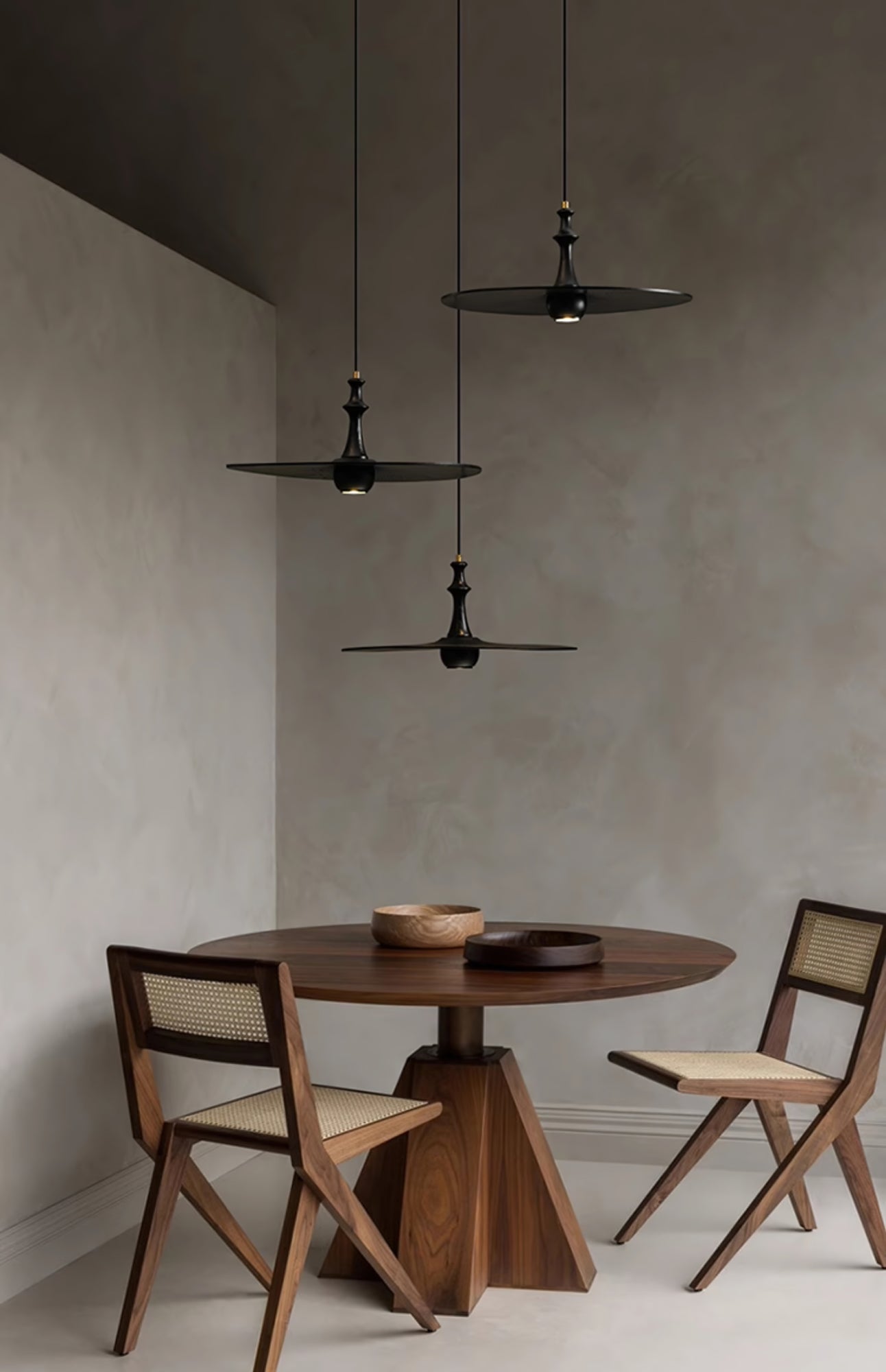 Syrinyra Sculptural Wood Disc Pendant Light - Blowlighting