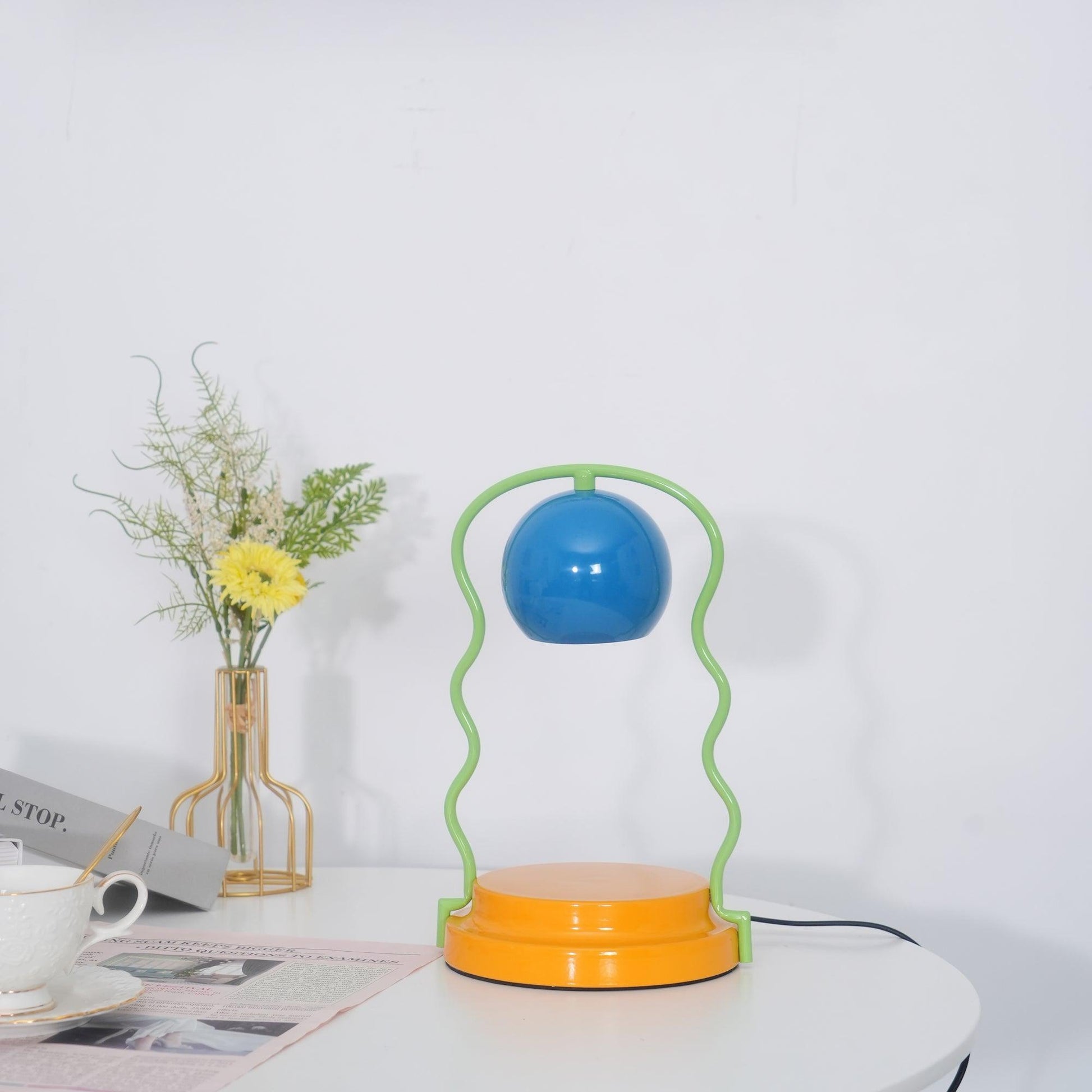 Squiggle Bright Table Lamp - Blowlighting