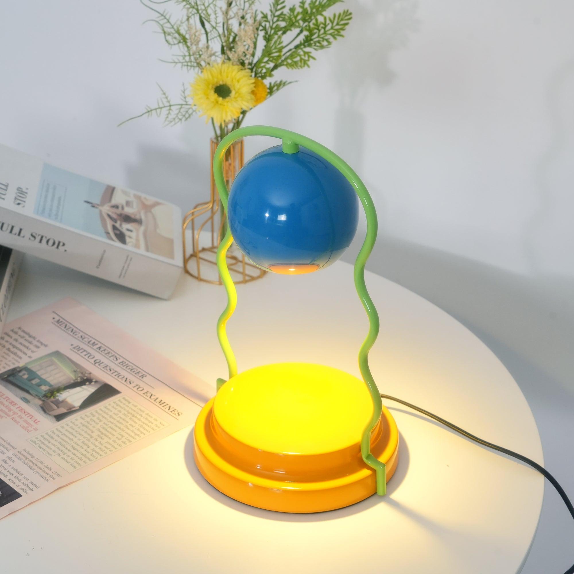 Squiggle Bright Table Lamp - Blowlighting
