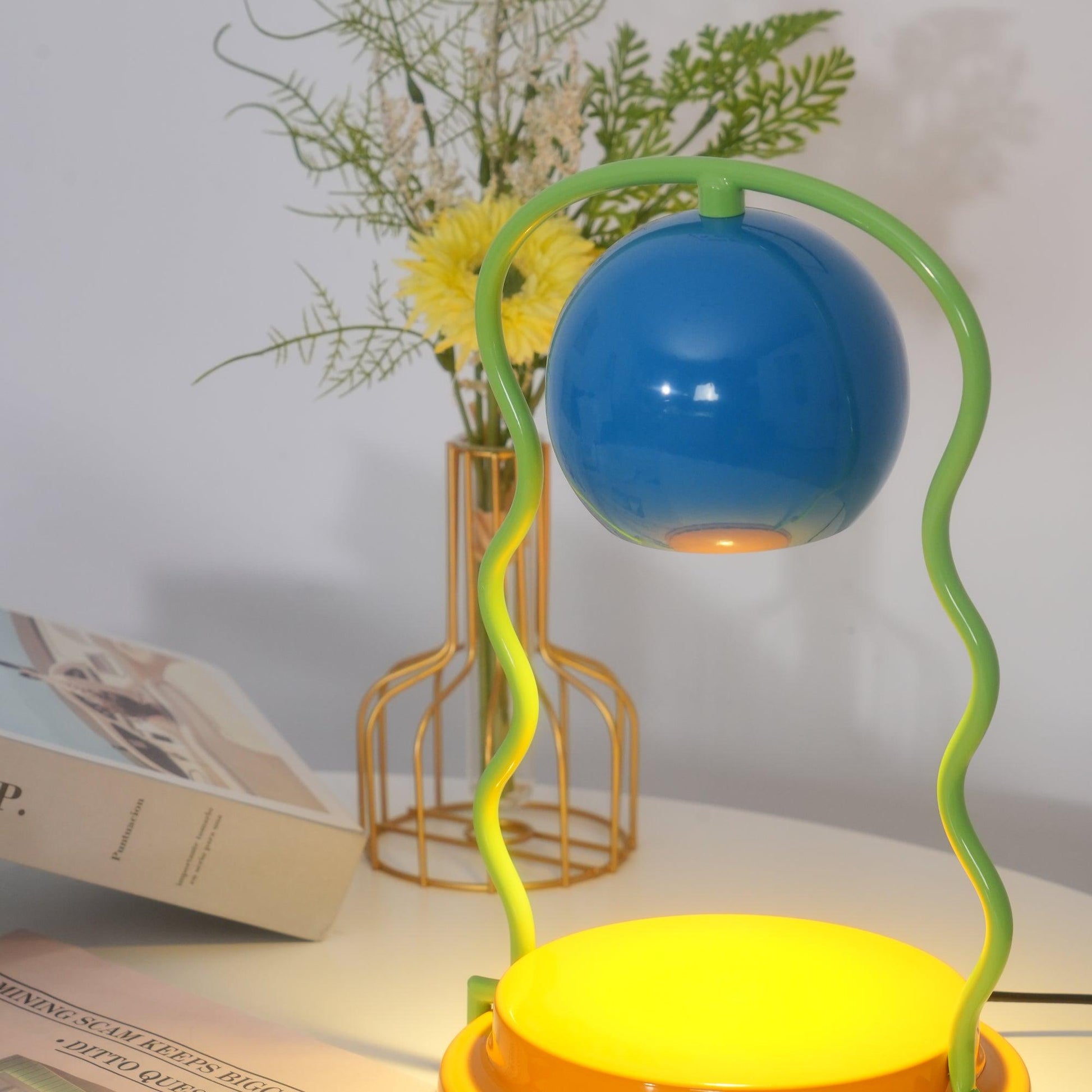 Squiggle Bright Table Lamp - Blowlighting