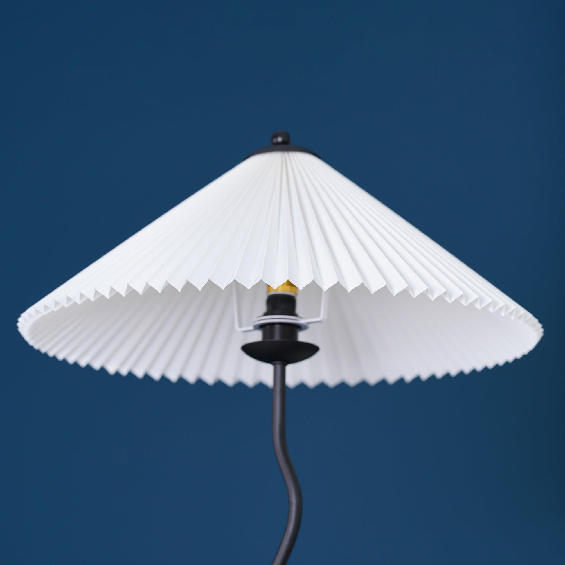 Squiggle Floor Lamp - Blowlighting