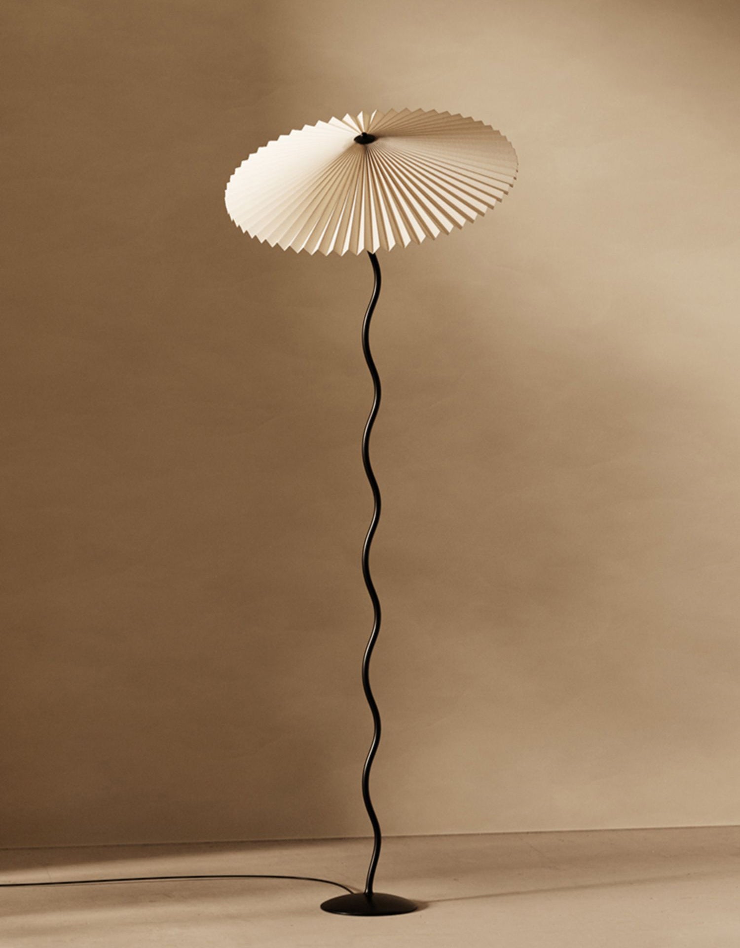 Squiggle Floor Lamp - Blowlighting