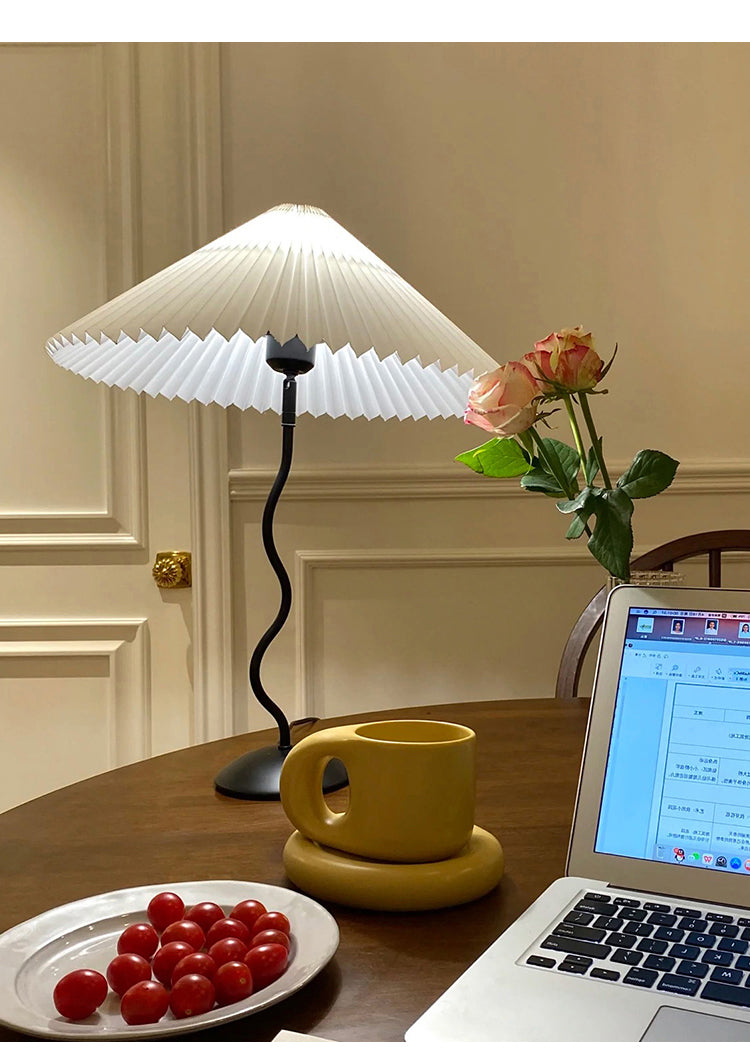 Squiggle Table Lamp - Blowlighting