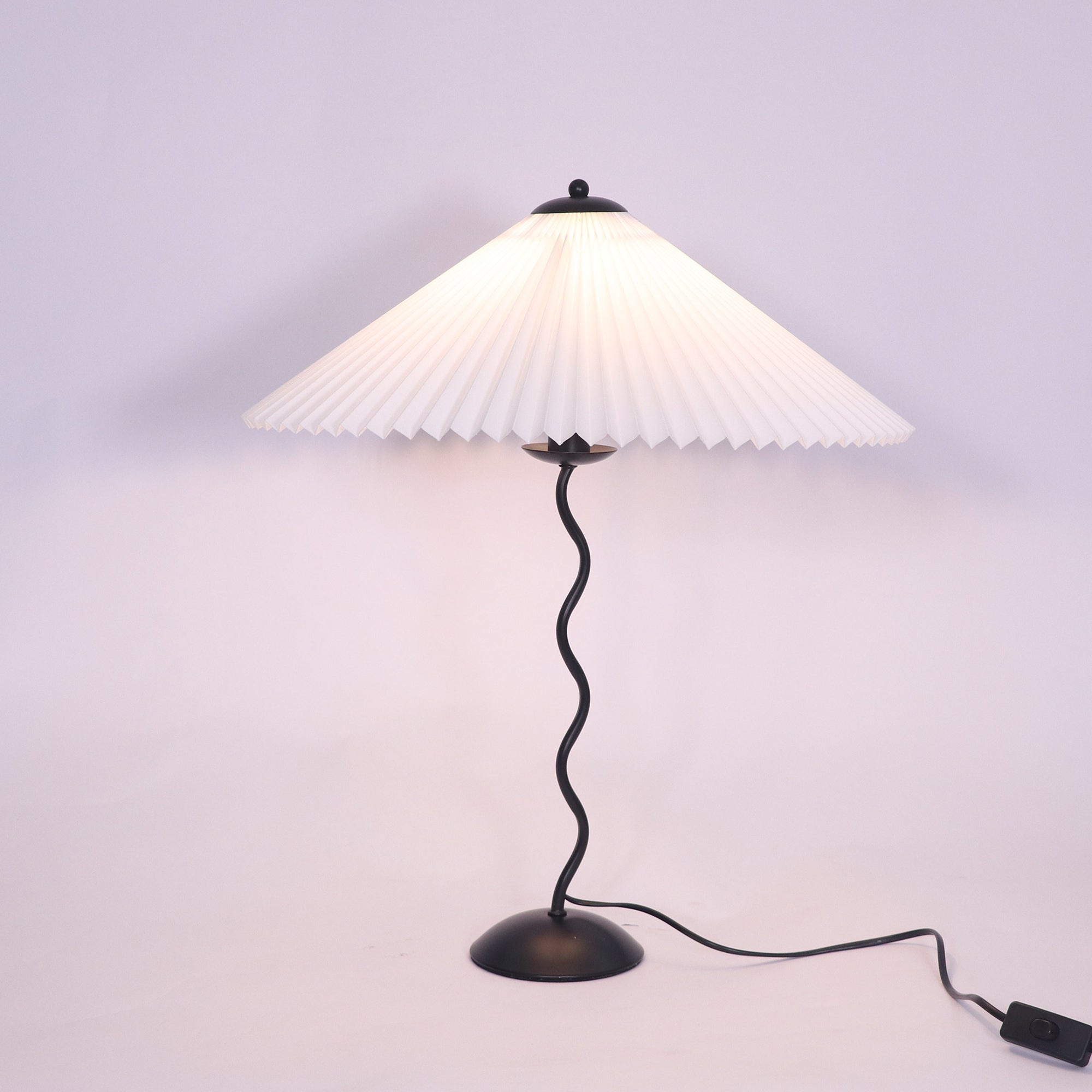 Squiggle Table Lamp - Blowlighting