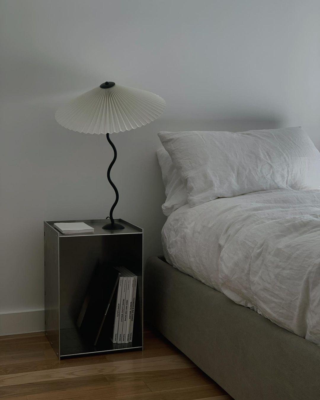 Squiggle Table Lamp - Blowlighting