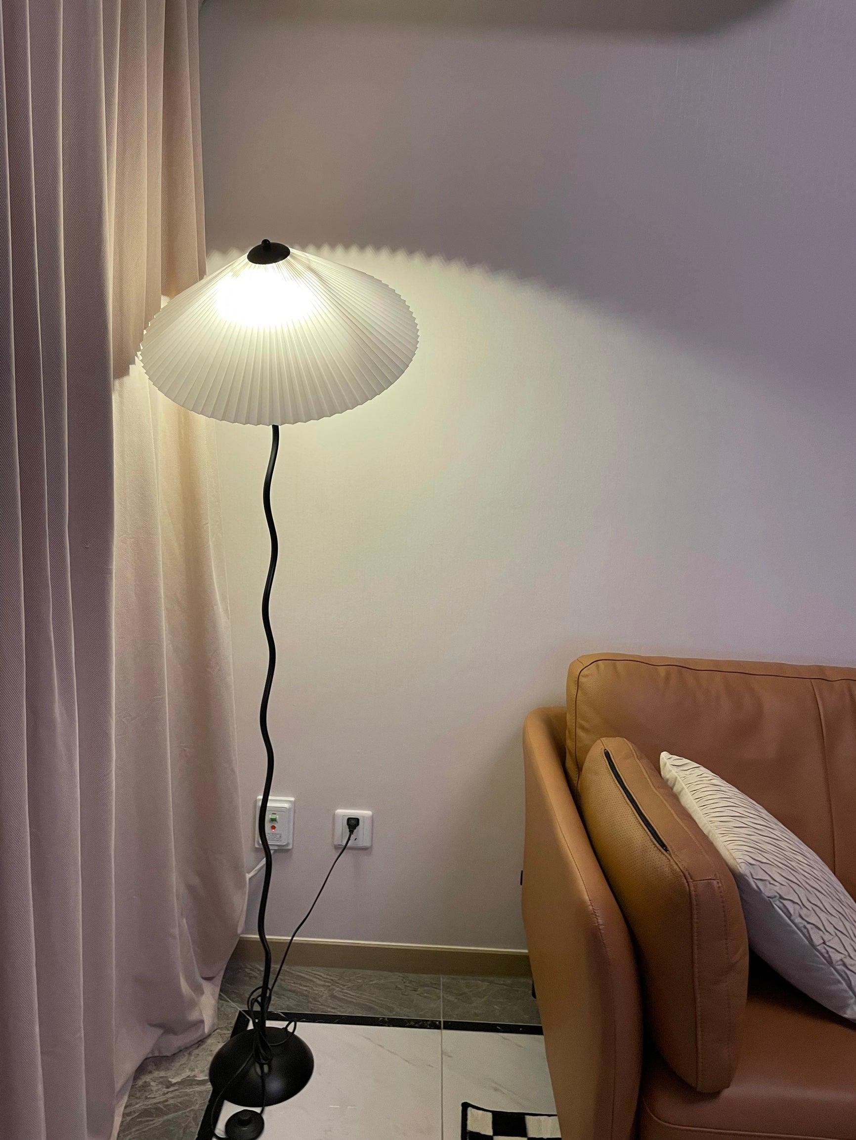 Squiggle Floor Lamp - Blowlighting