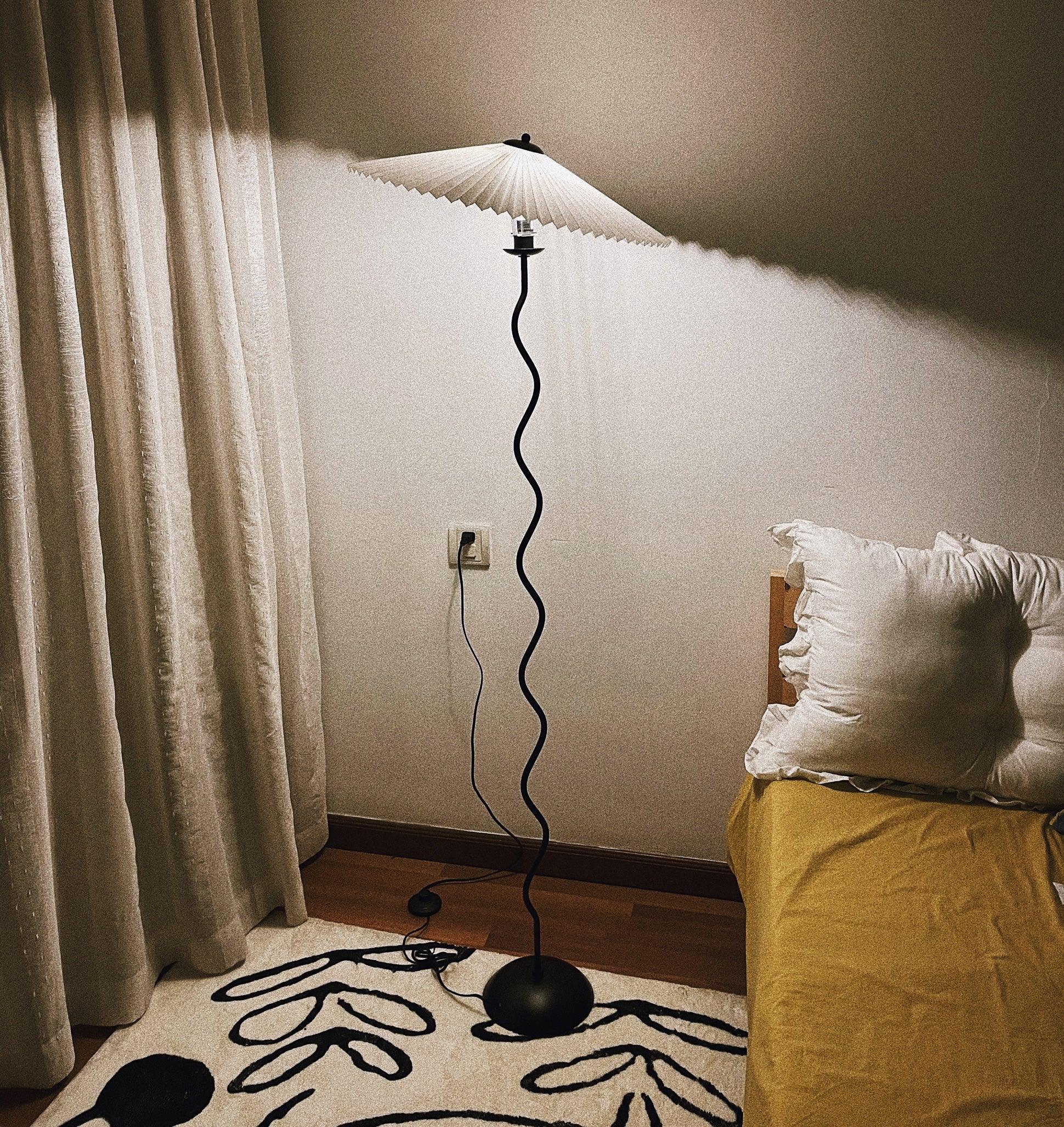 Squiggle Floor Lamp - Blowlighting