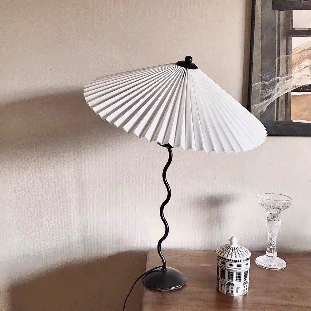 Squiggle Table Lamp - Blowlighting