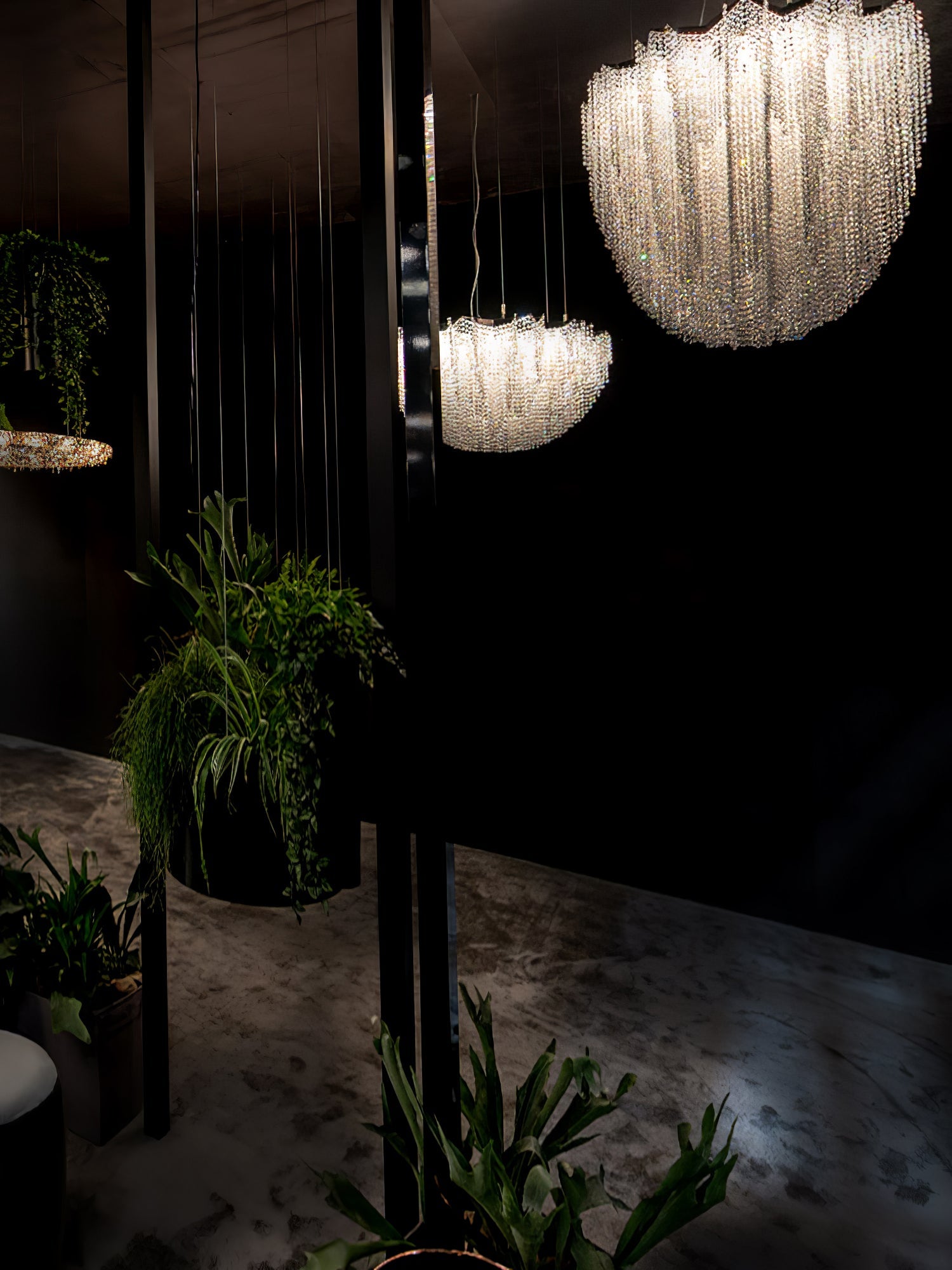 Zashayra Crystal Column Chandelier - Blowlighting