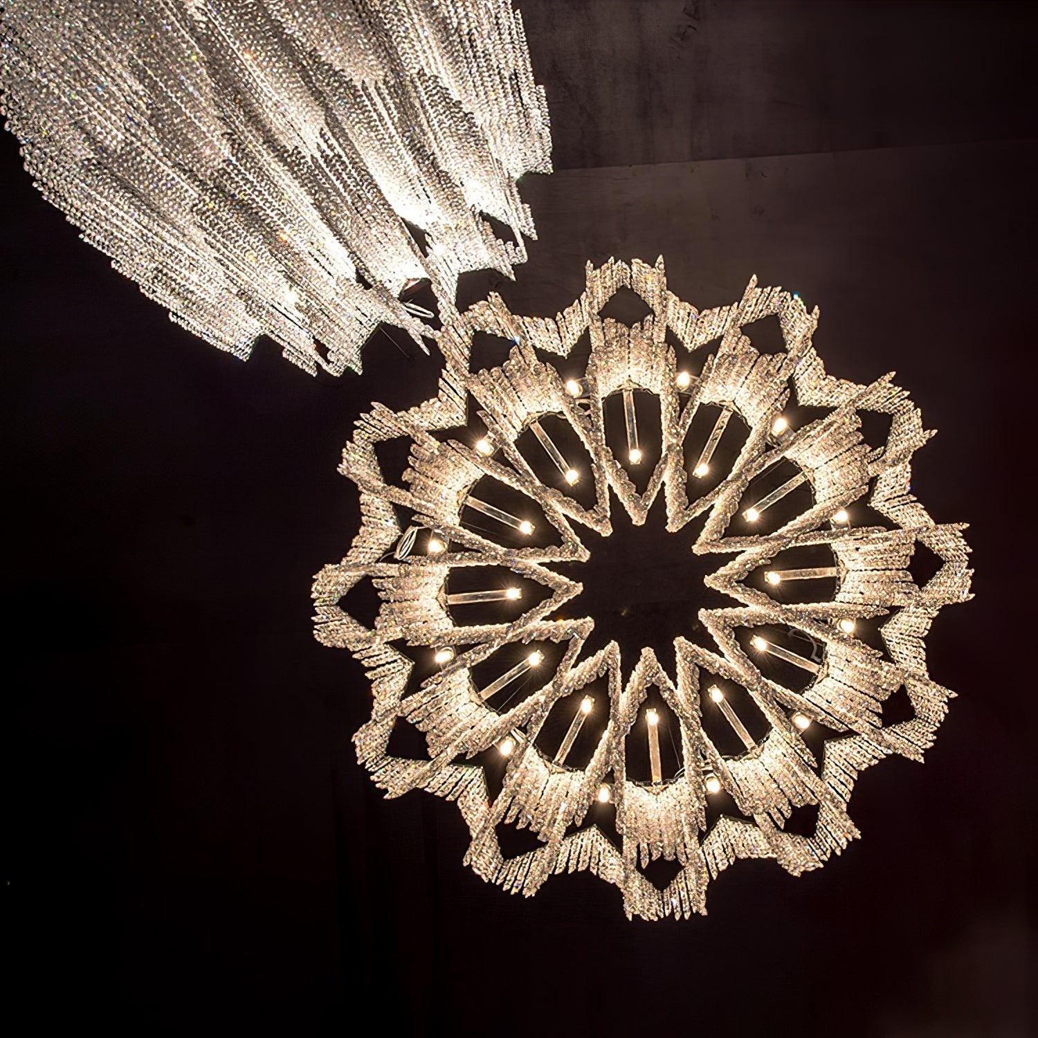 Zashayra Crystal Column Chandelier - Blowlighting