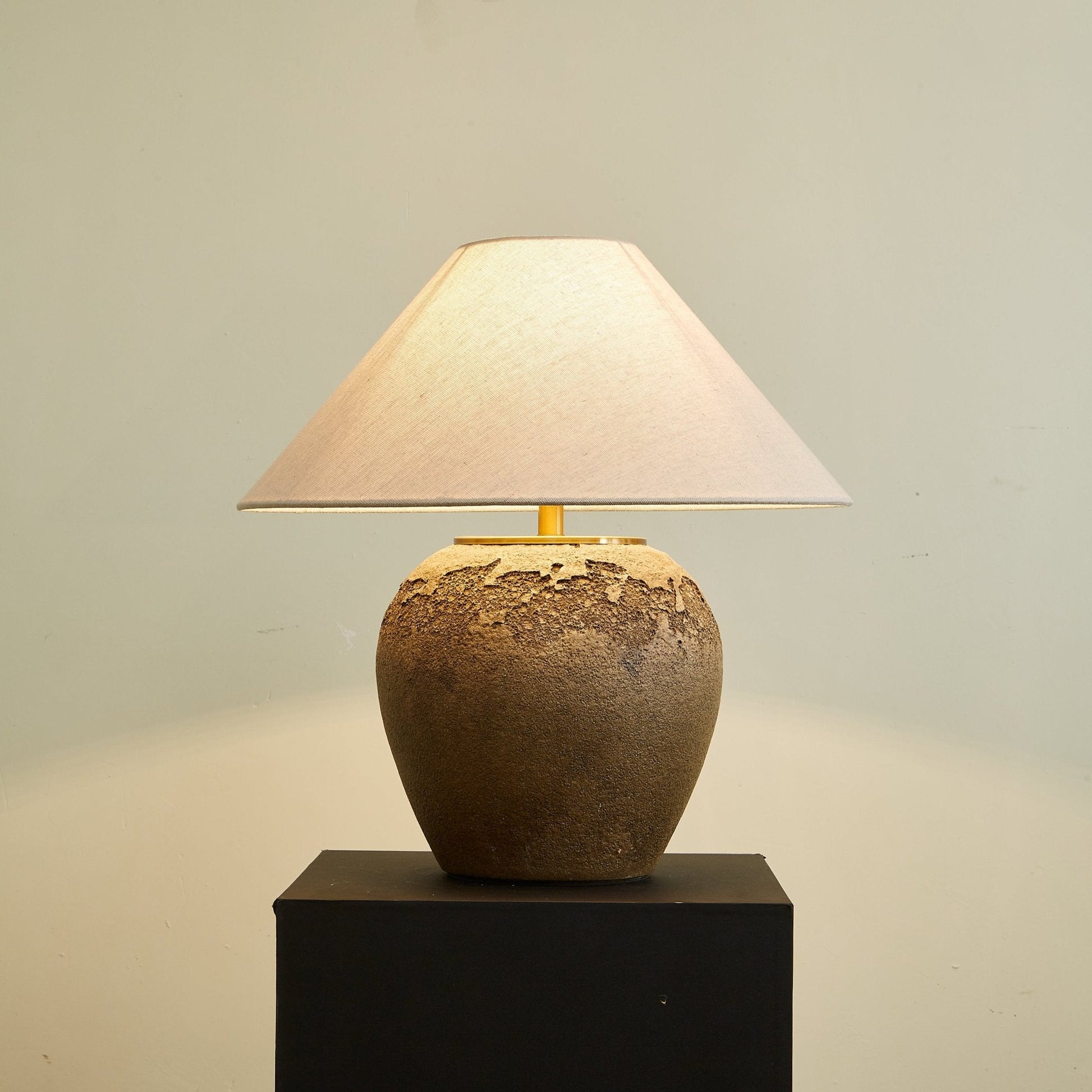 Stoneveil Table Lamp - Blowlighting