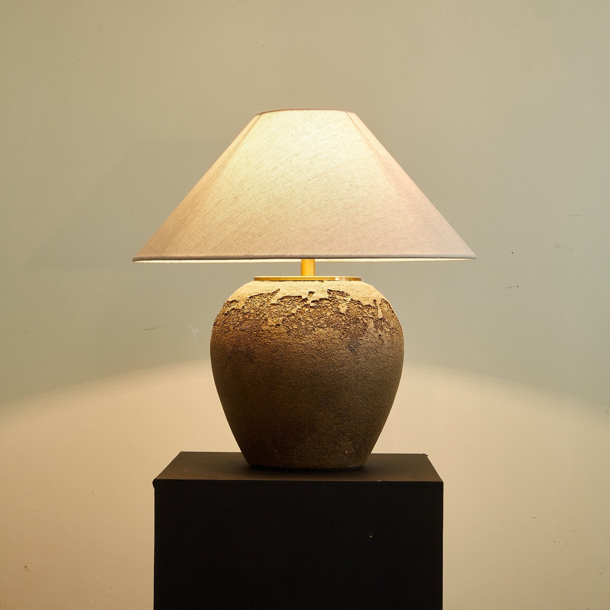 Stoneveil Table Lamp - Blowlighting