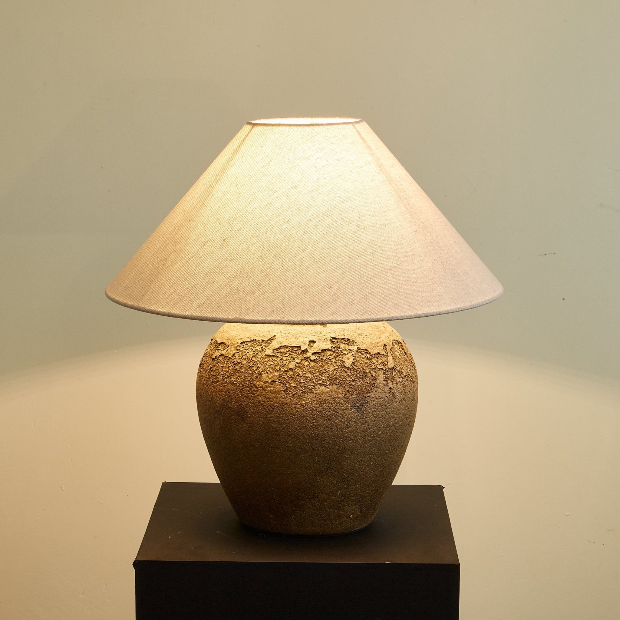 Stoneveil Table Lamp - Blowlighting