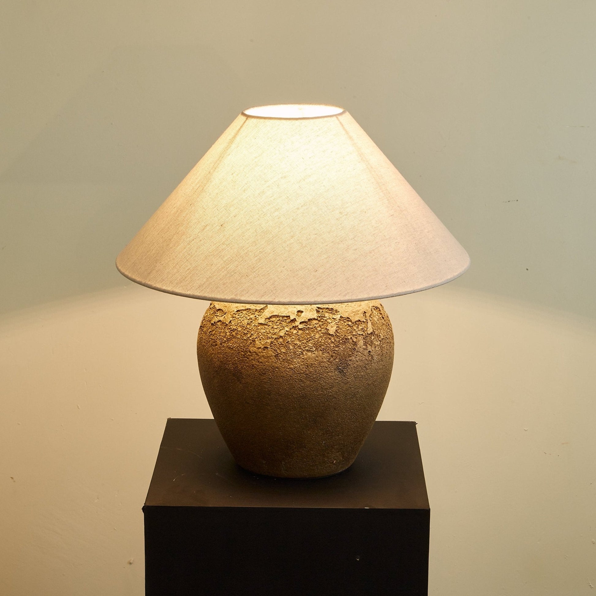 Stoneveil Table Lamp - Blowlighting