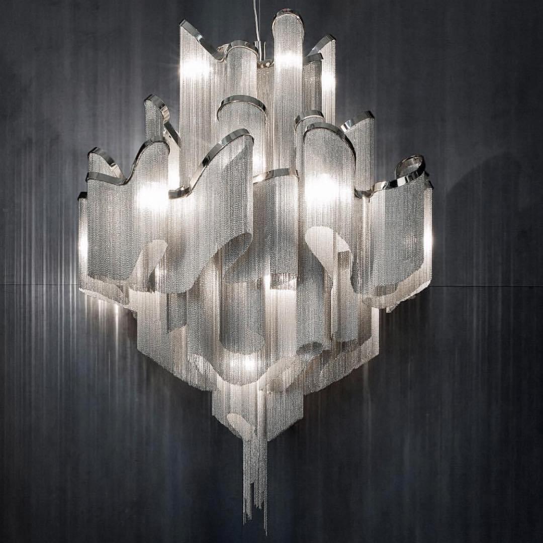 Stream Chain Chandelier - Blowlighting