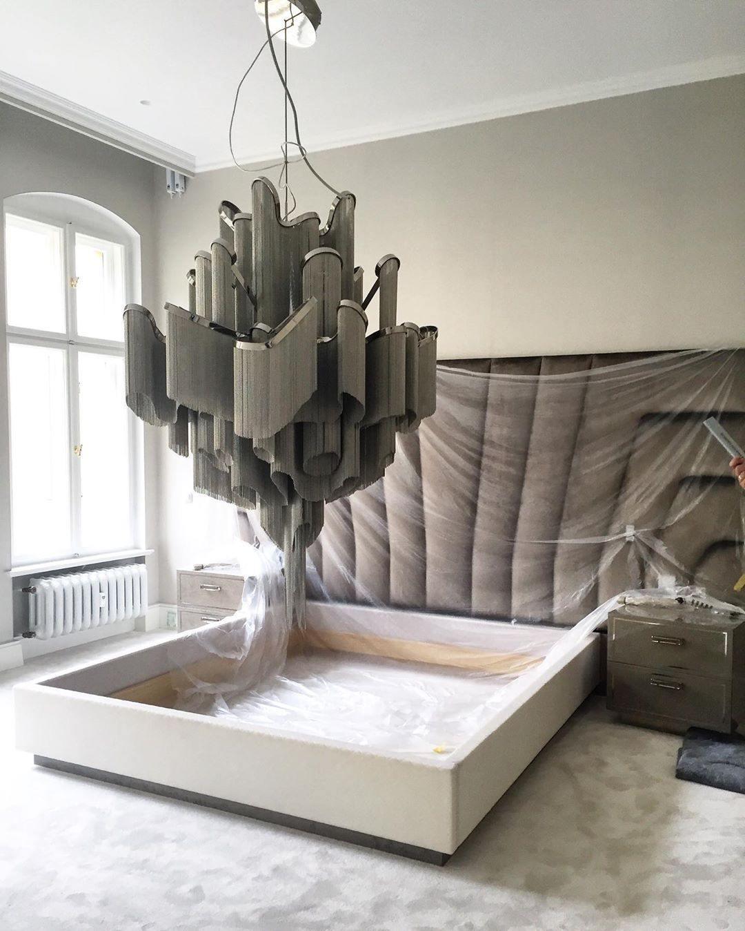 Stream Chain Chandelier - Blowlighting
