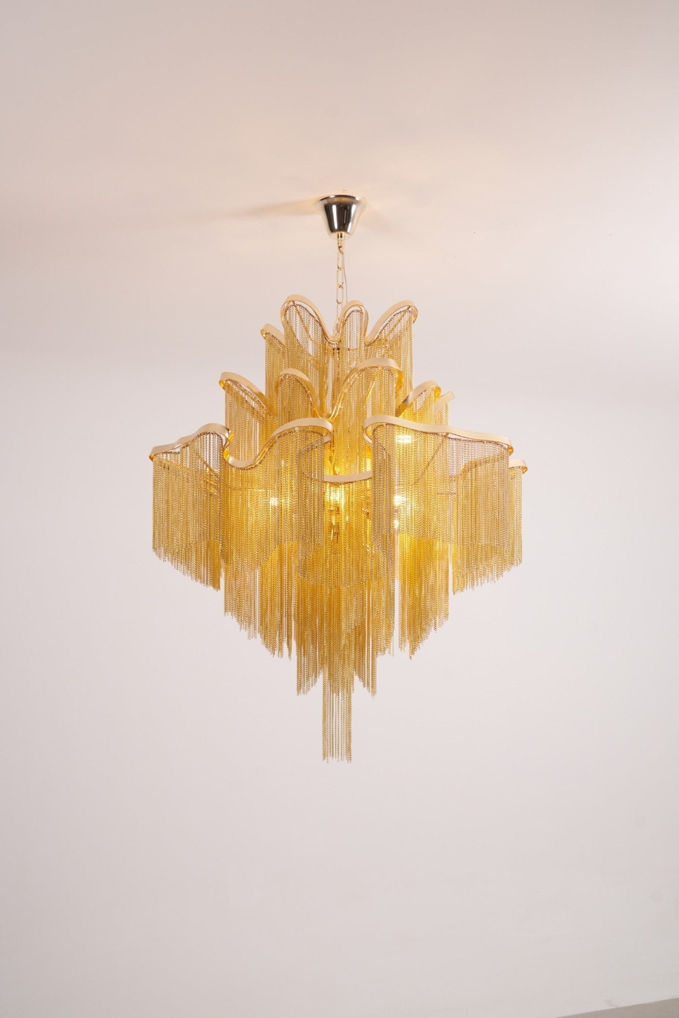 Stream Chain Chandelier - Blowlighting