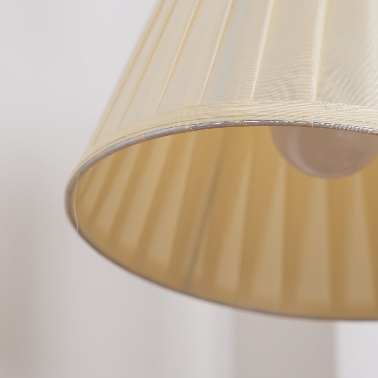 Suffolk Table Lamp - Blowlighting